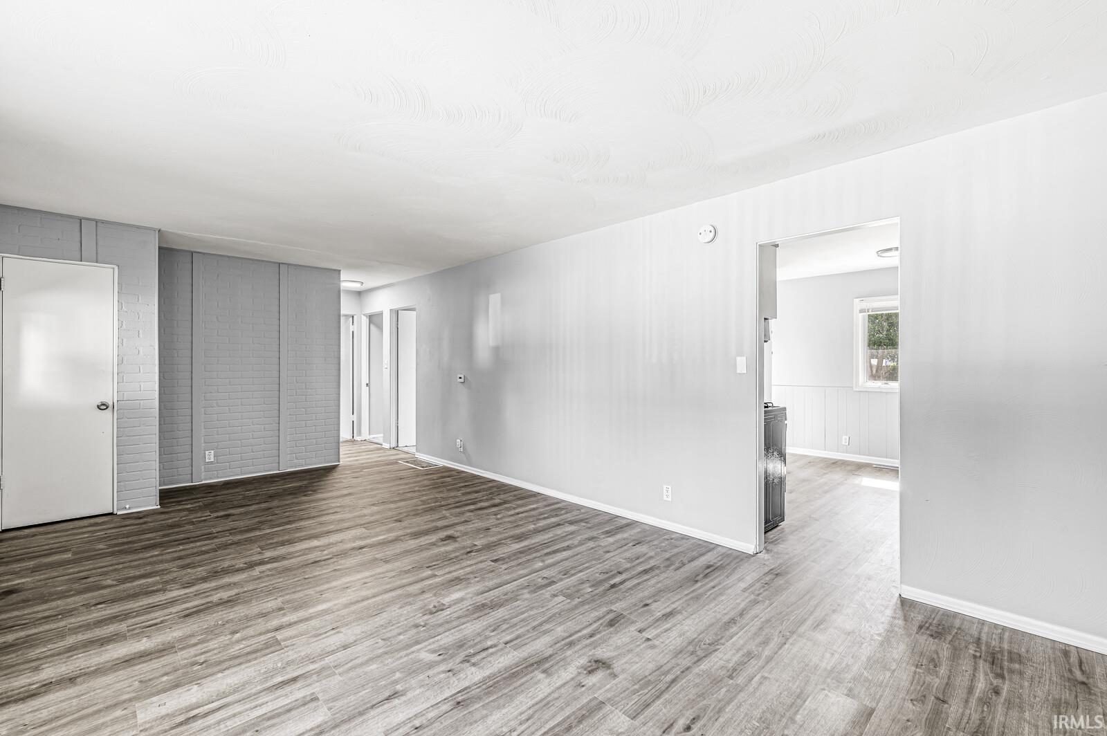 1003 Woodbine
