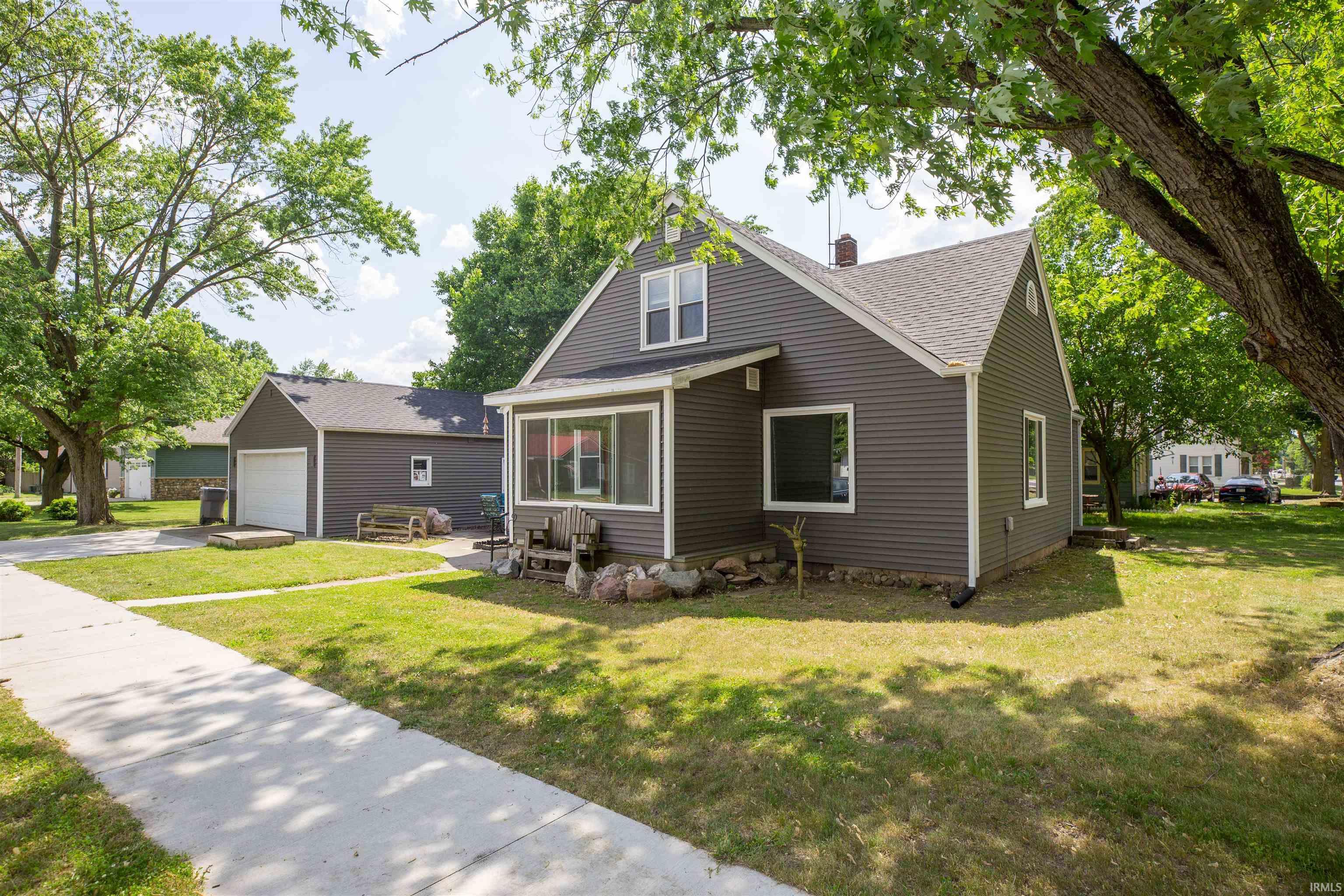 1208 Plymouth