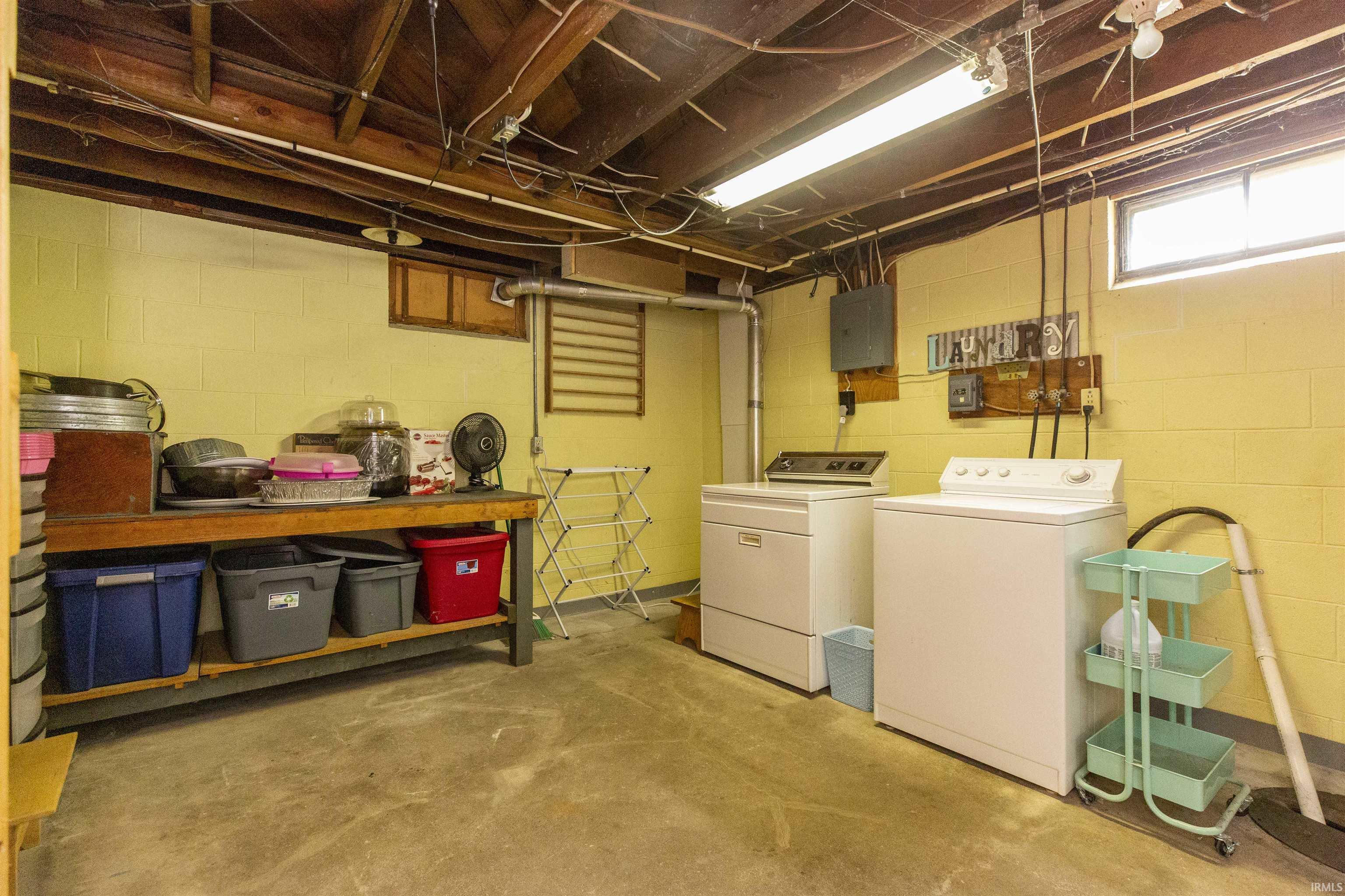 1208 Plymouth