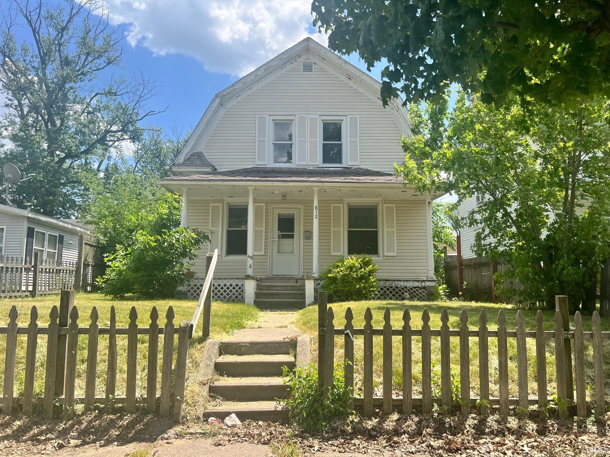 812 Bowman