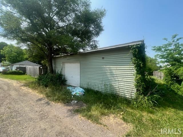 812 Bowman