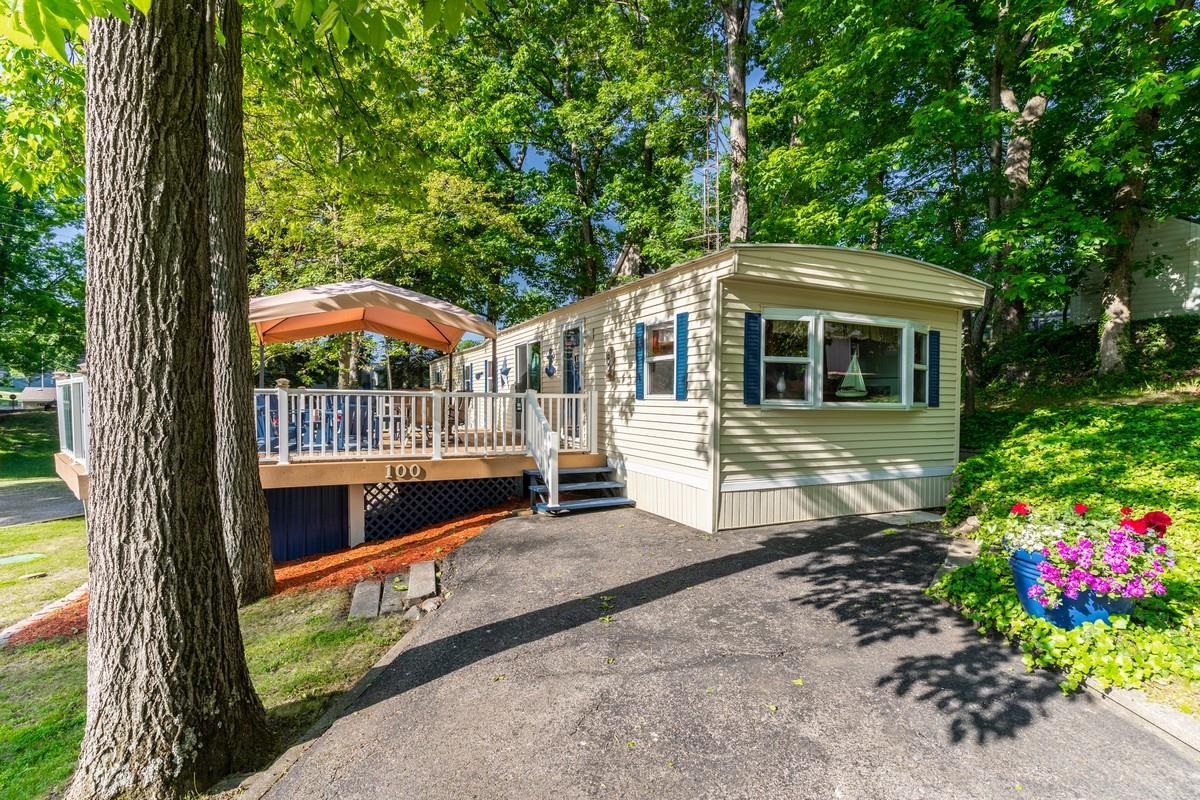 100 Lane 585 Lake James