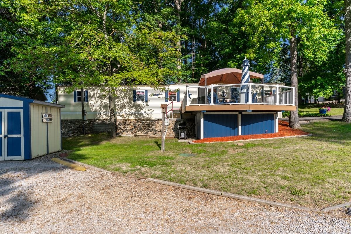 100 Lane 585 Lake James