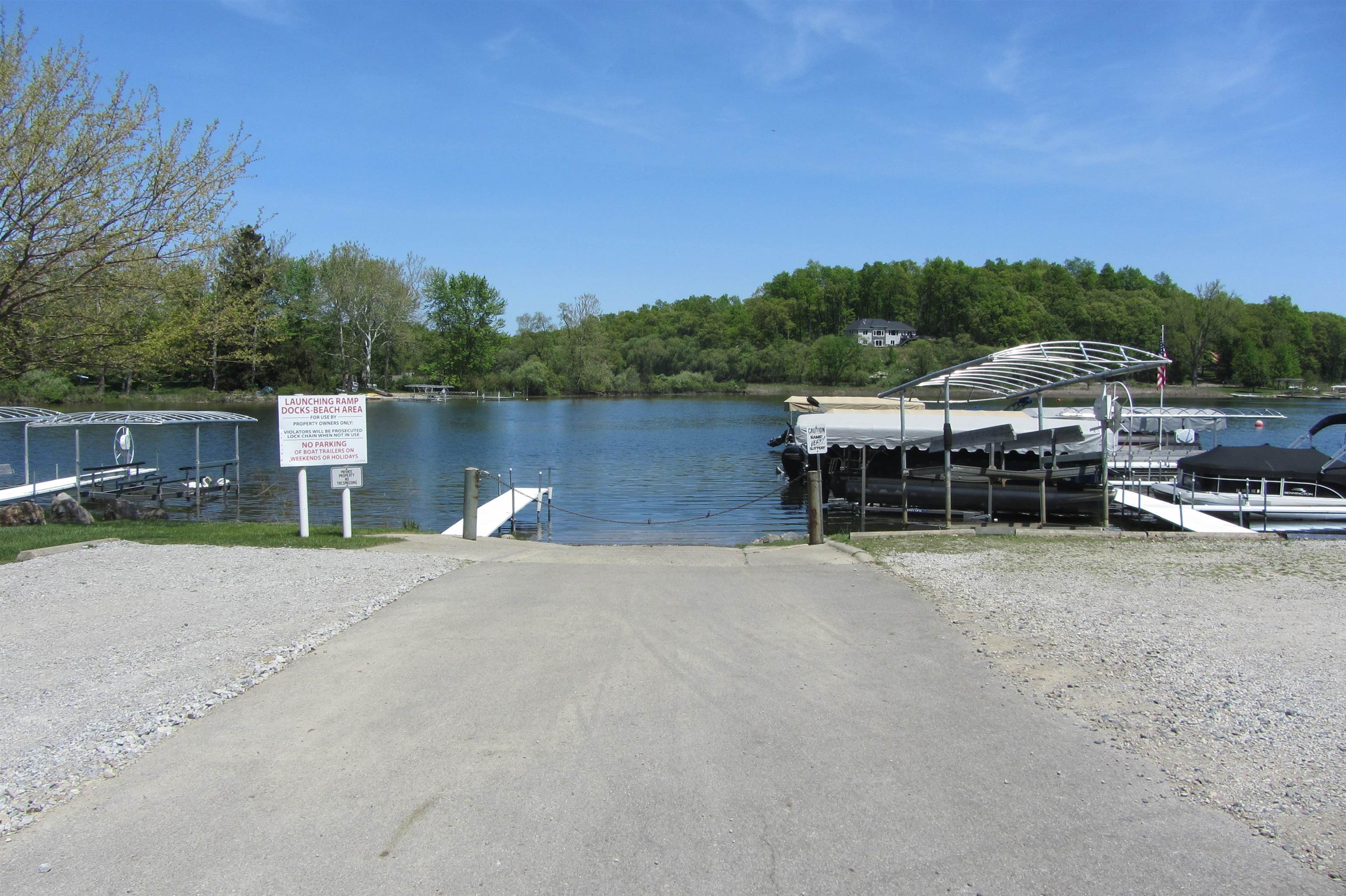 100 Lane 585 Lake James