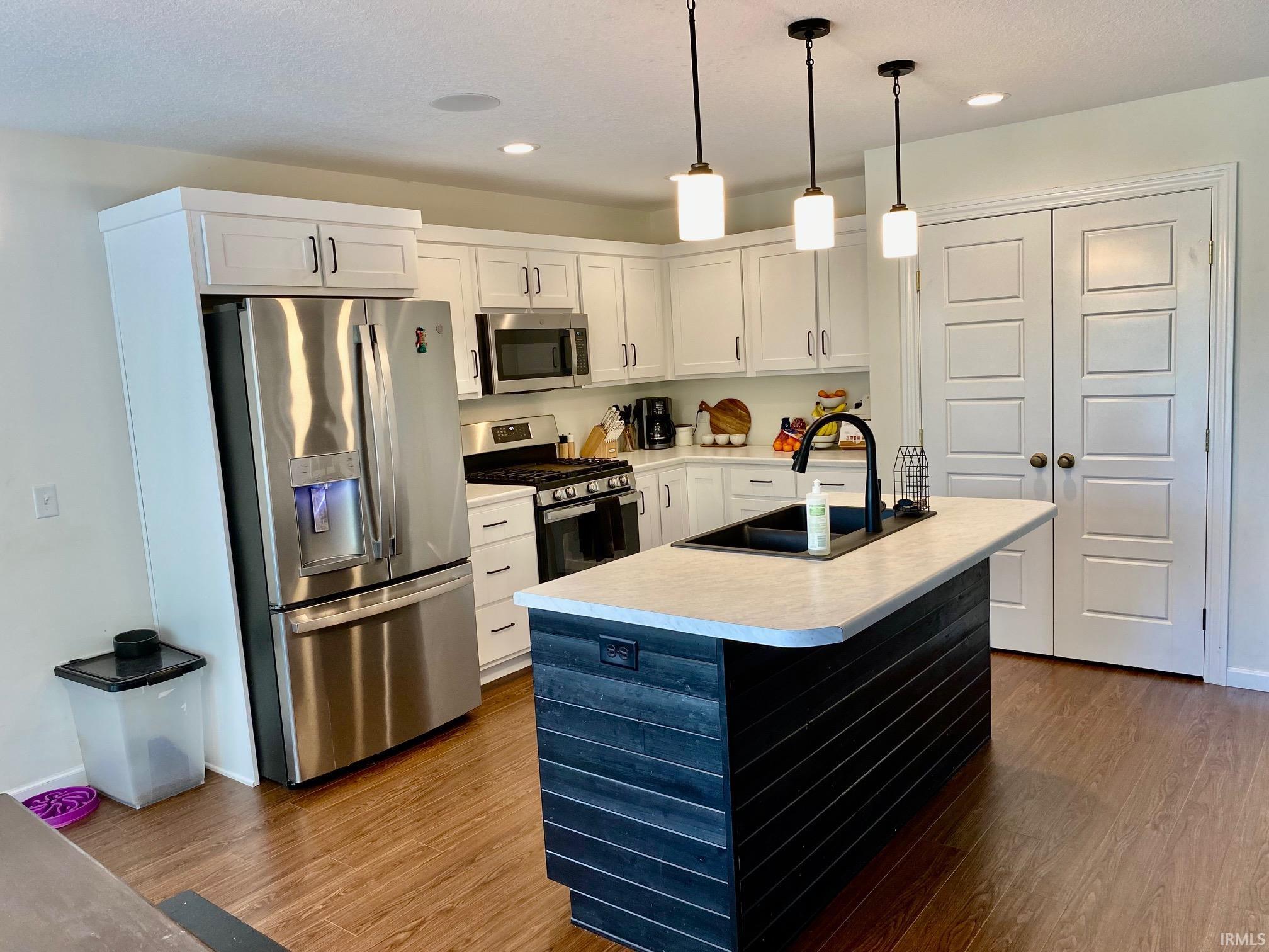 401 Fox Cross