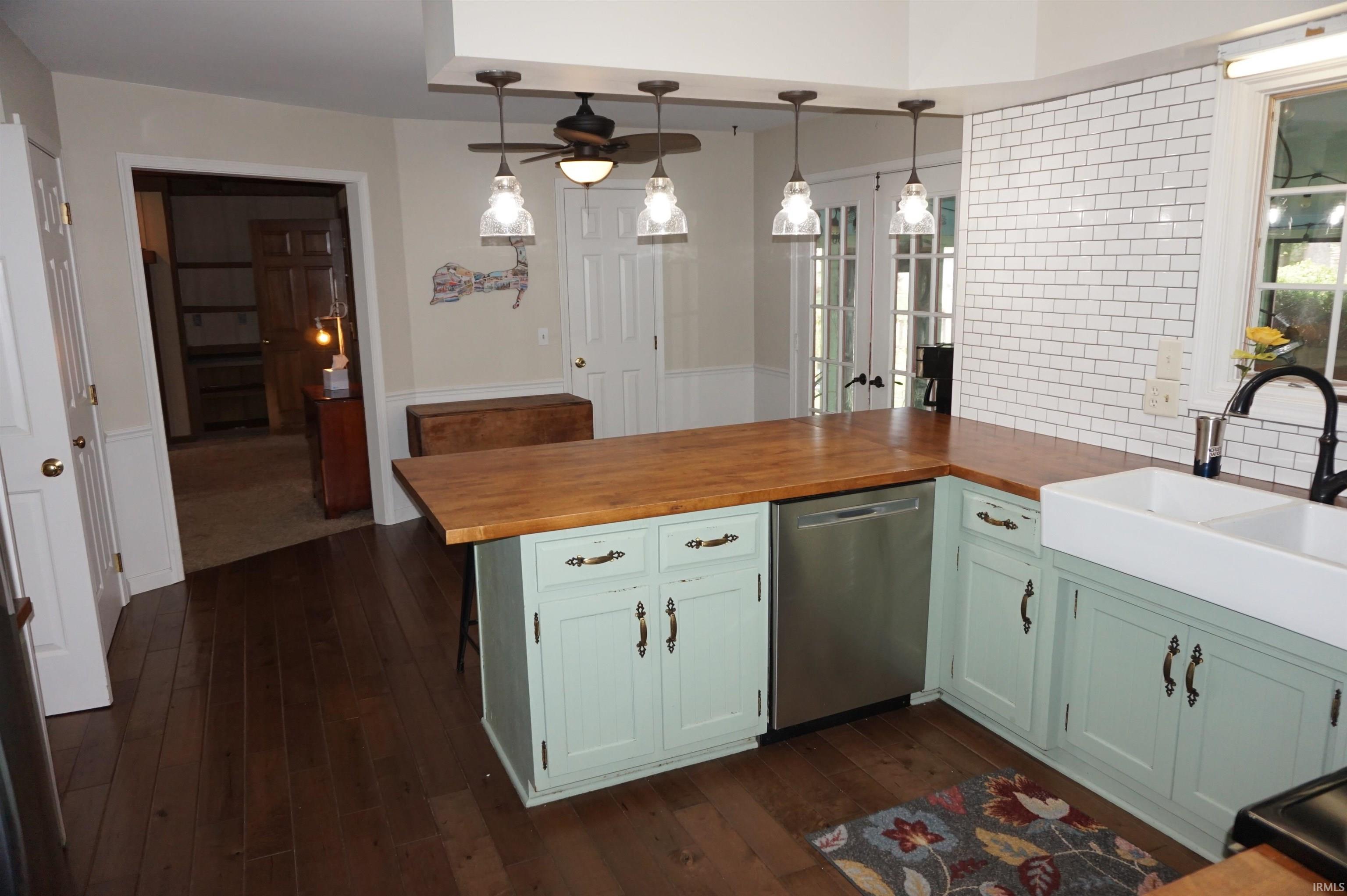5211 Vance