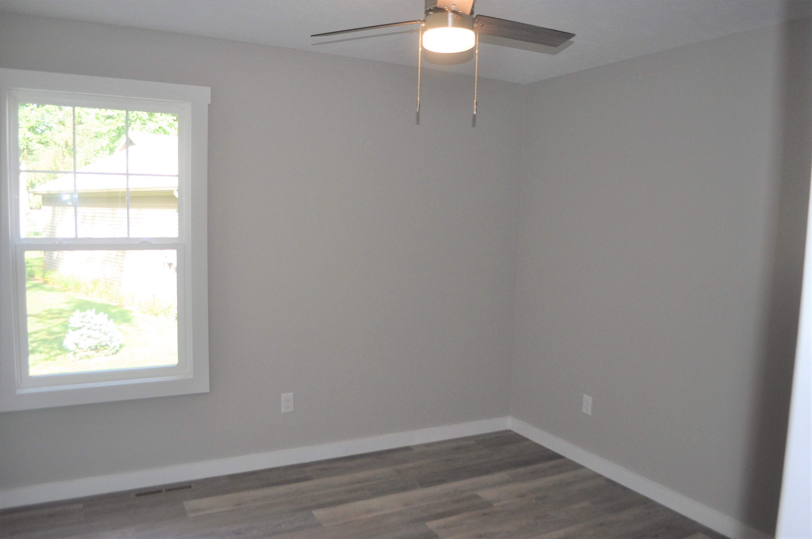 26082 Lake Terrace