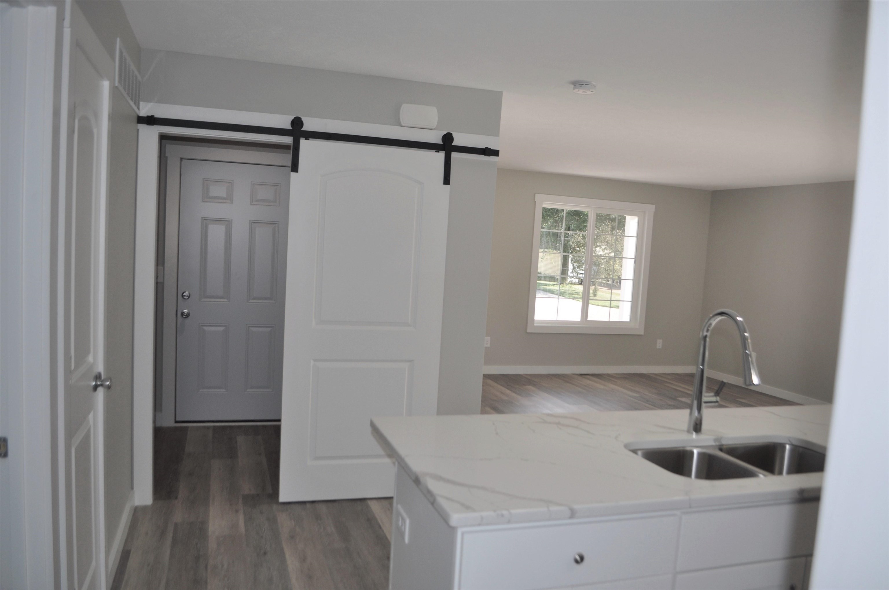 26082 Lake Terrace