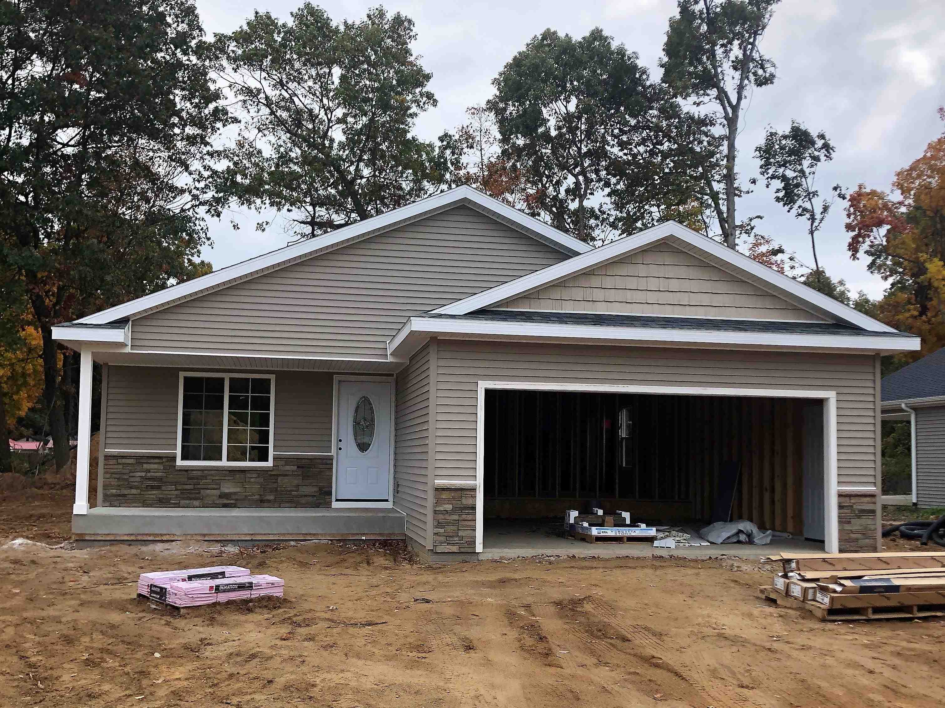26082 Lake Terrace