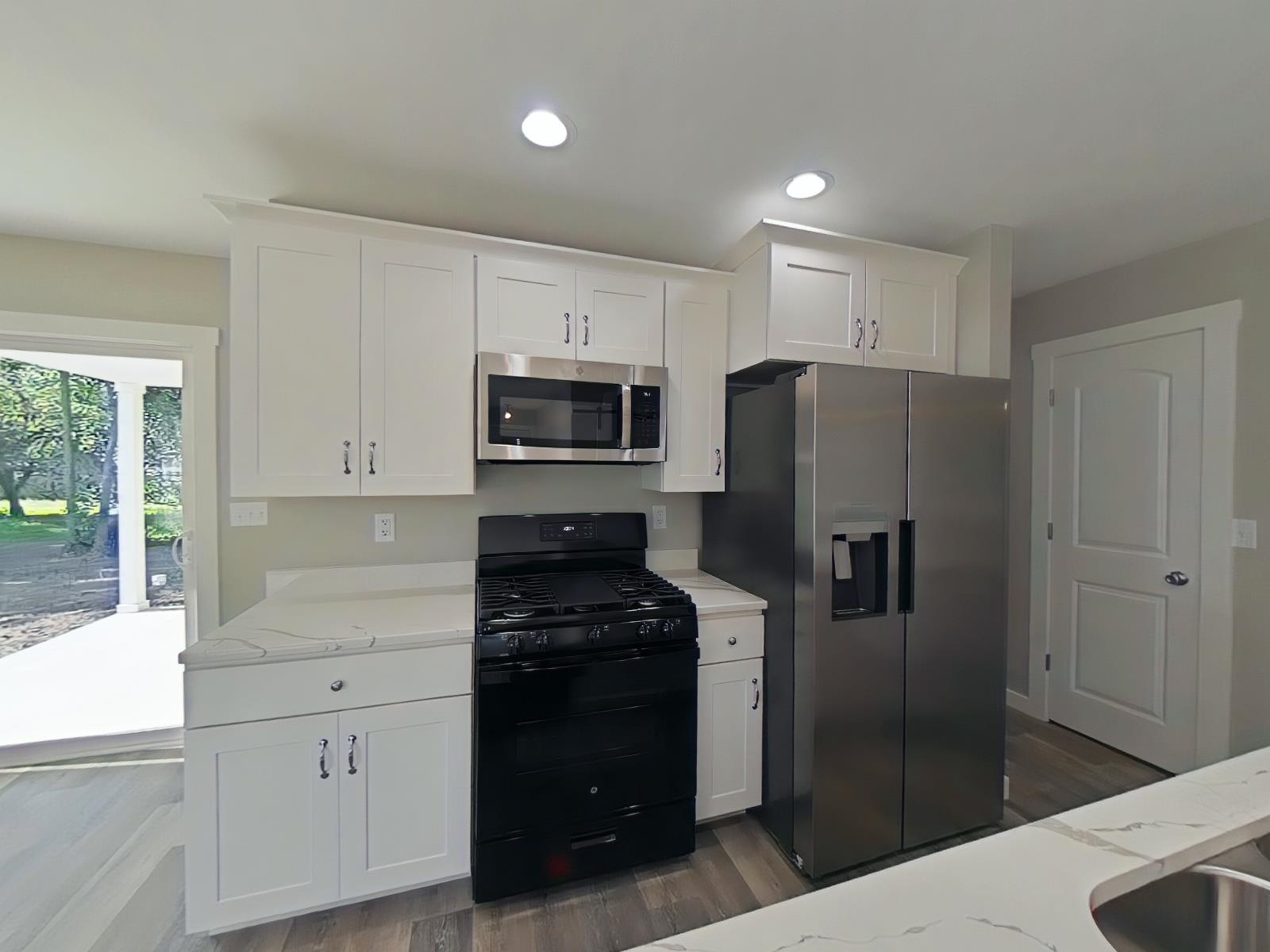 26082 Lake Terrace