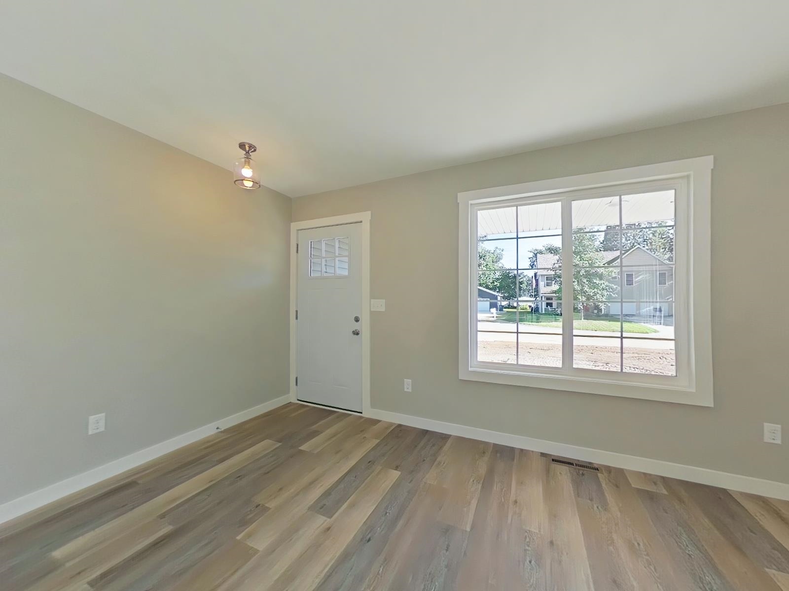 26082 Lake Terrace