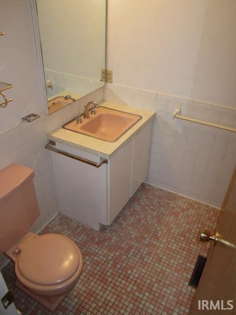 3117 East Lake