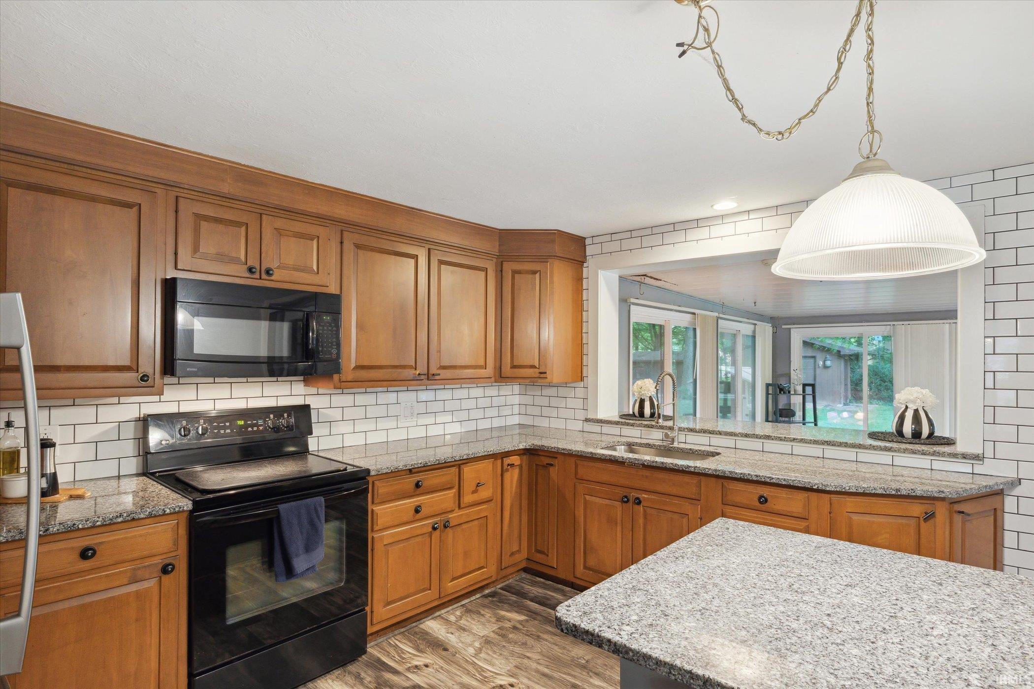 2103 Homeacres