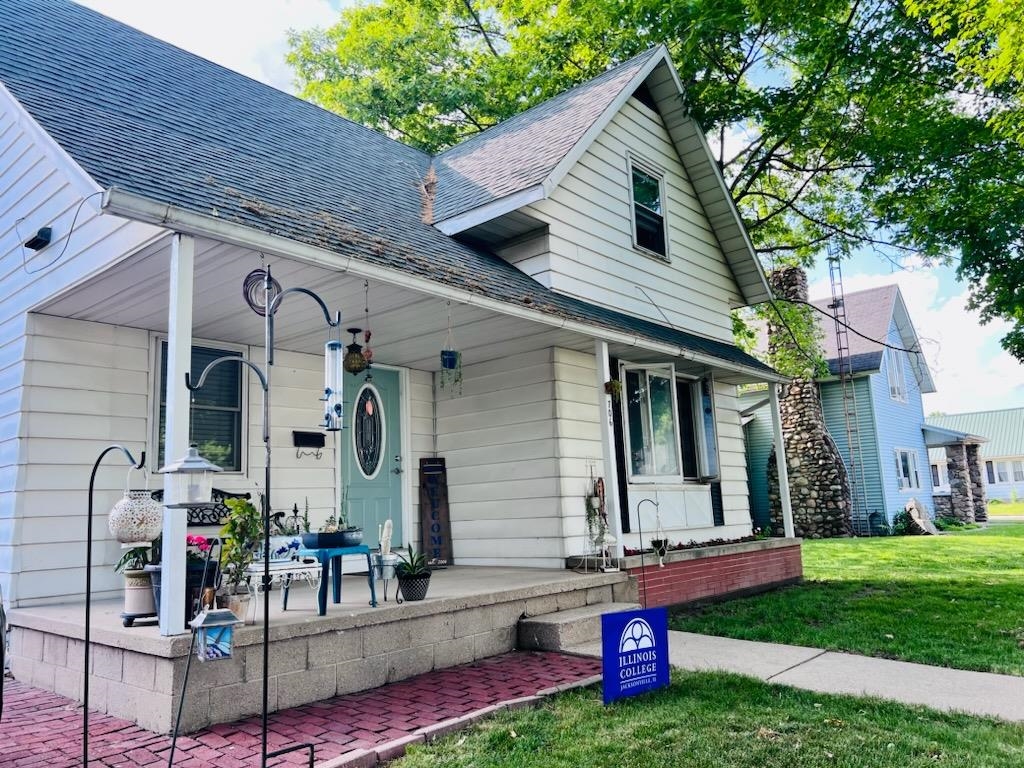 706 Main