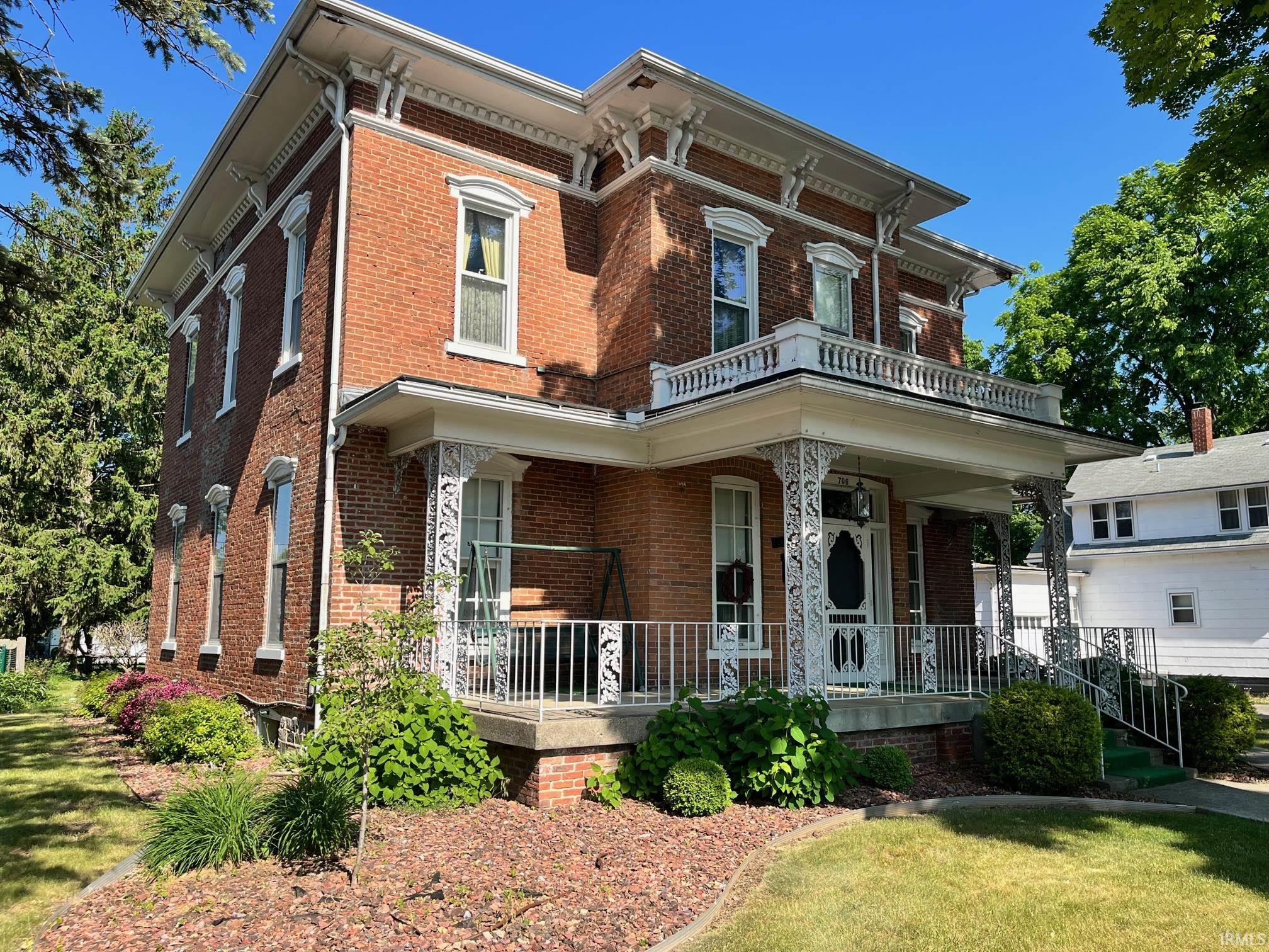 706 Main