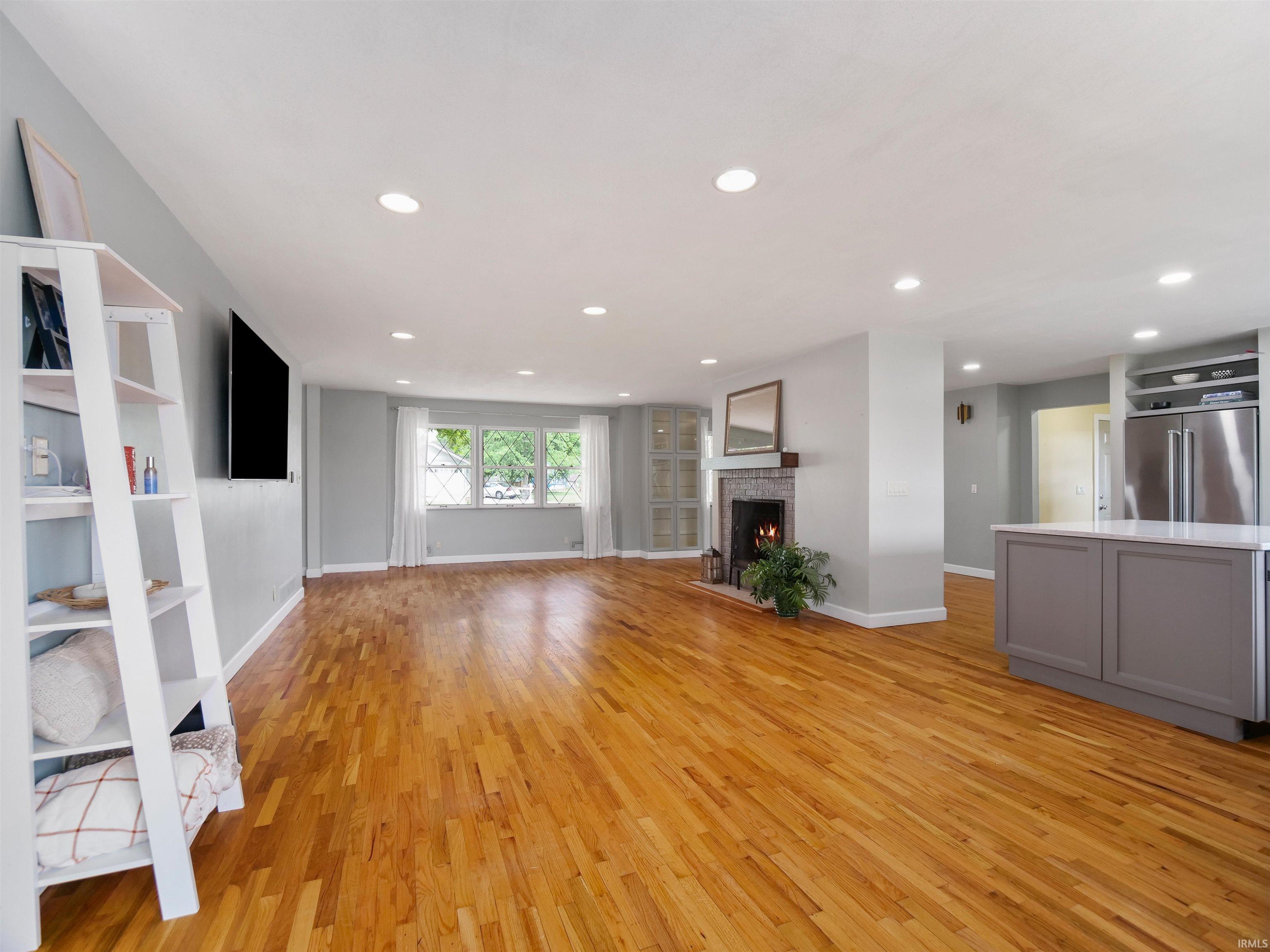 8902 South Circle