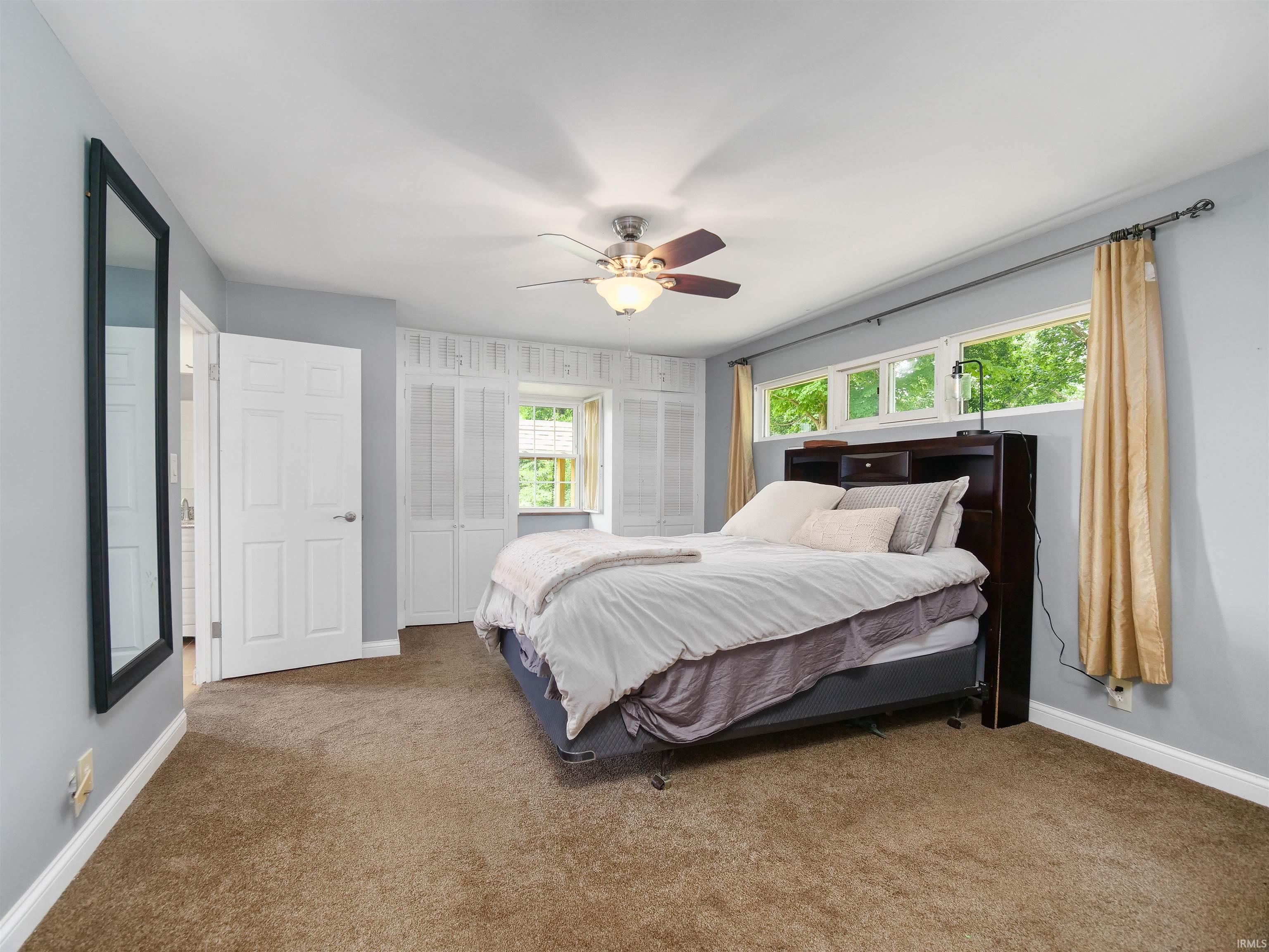 8902 South Circle