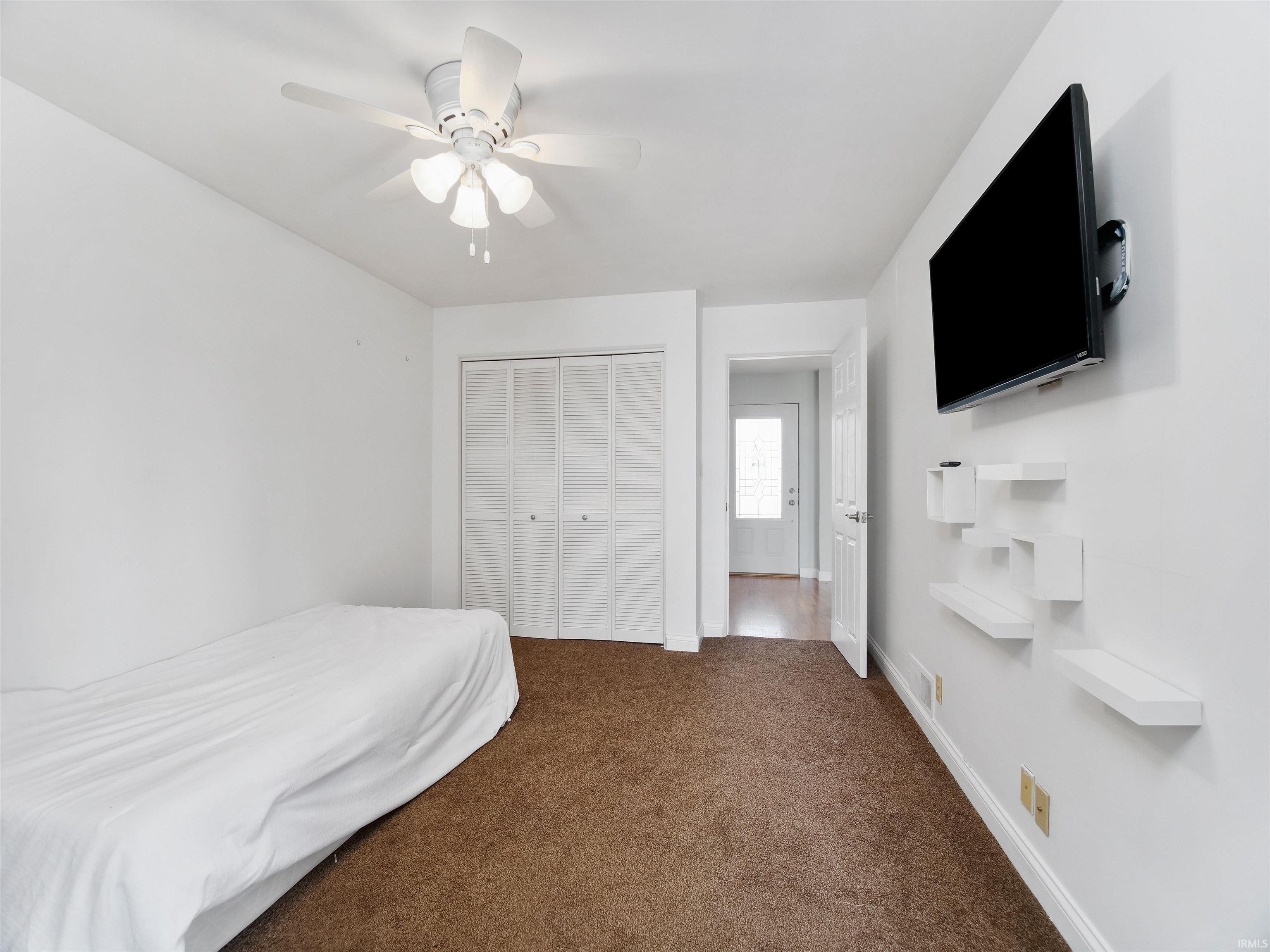 8902 South Circle