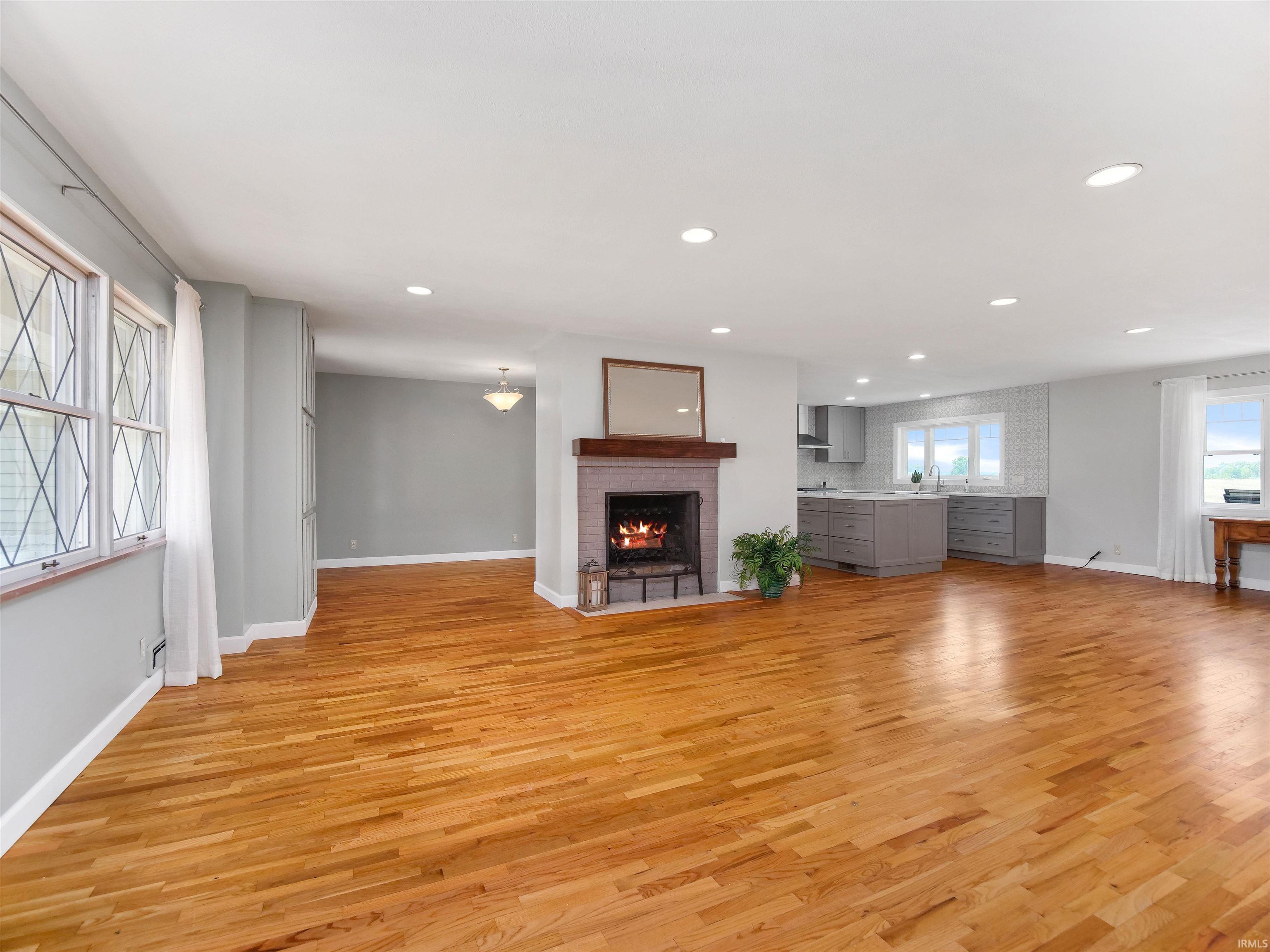 8902 South Circle