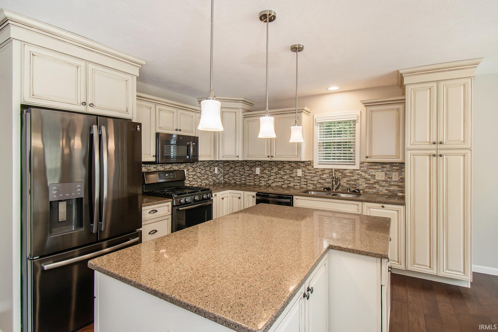 1122 Bellhaven