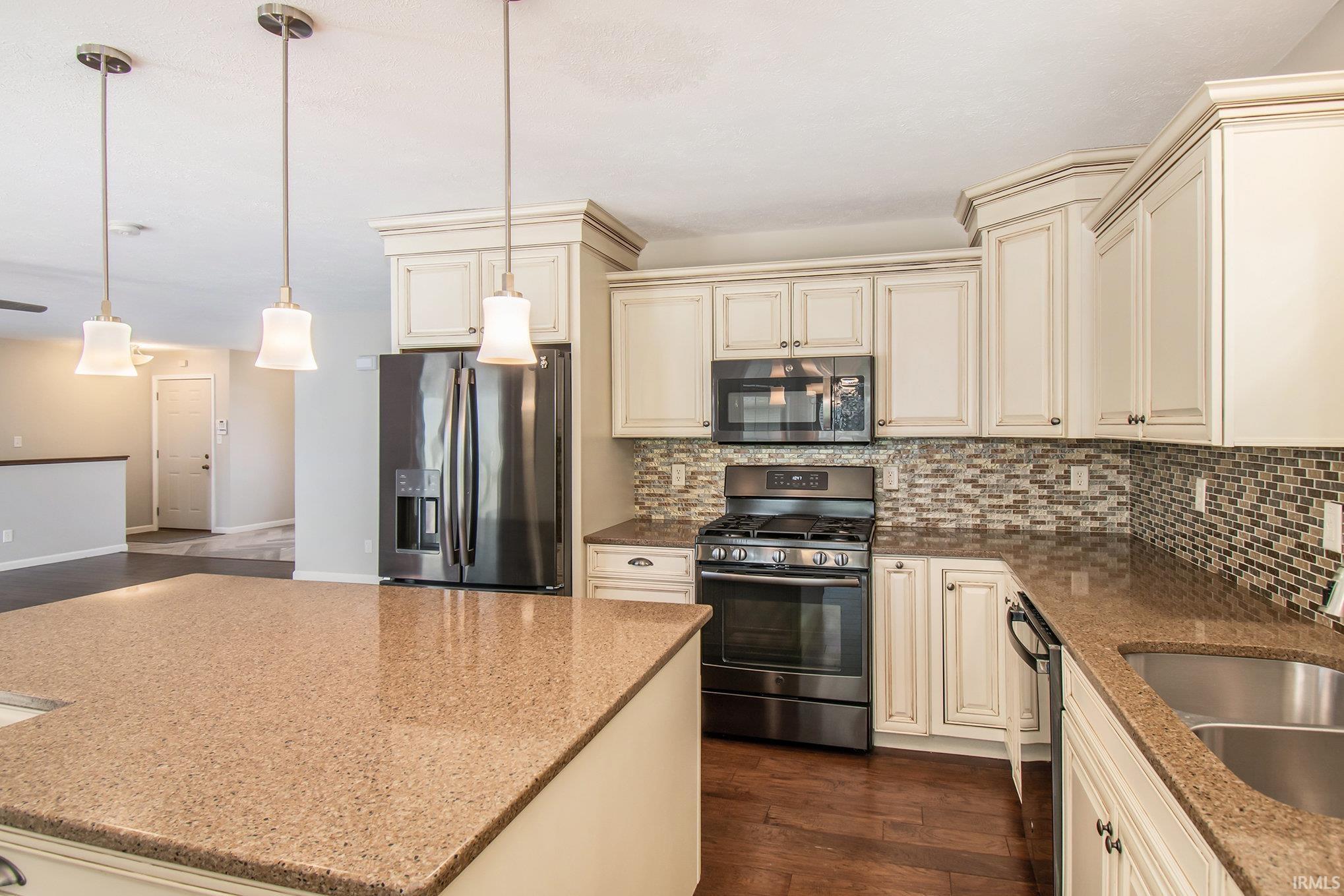 1122 Bellhaven