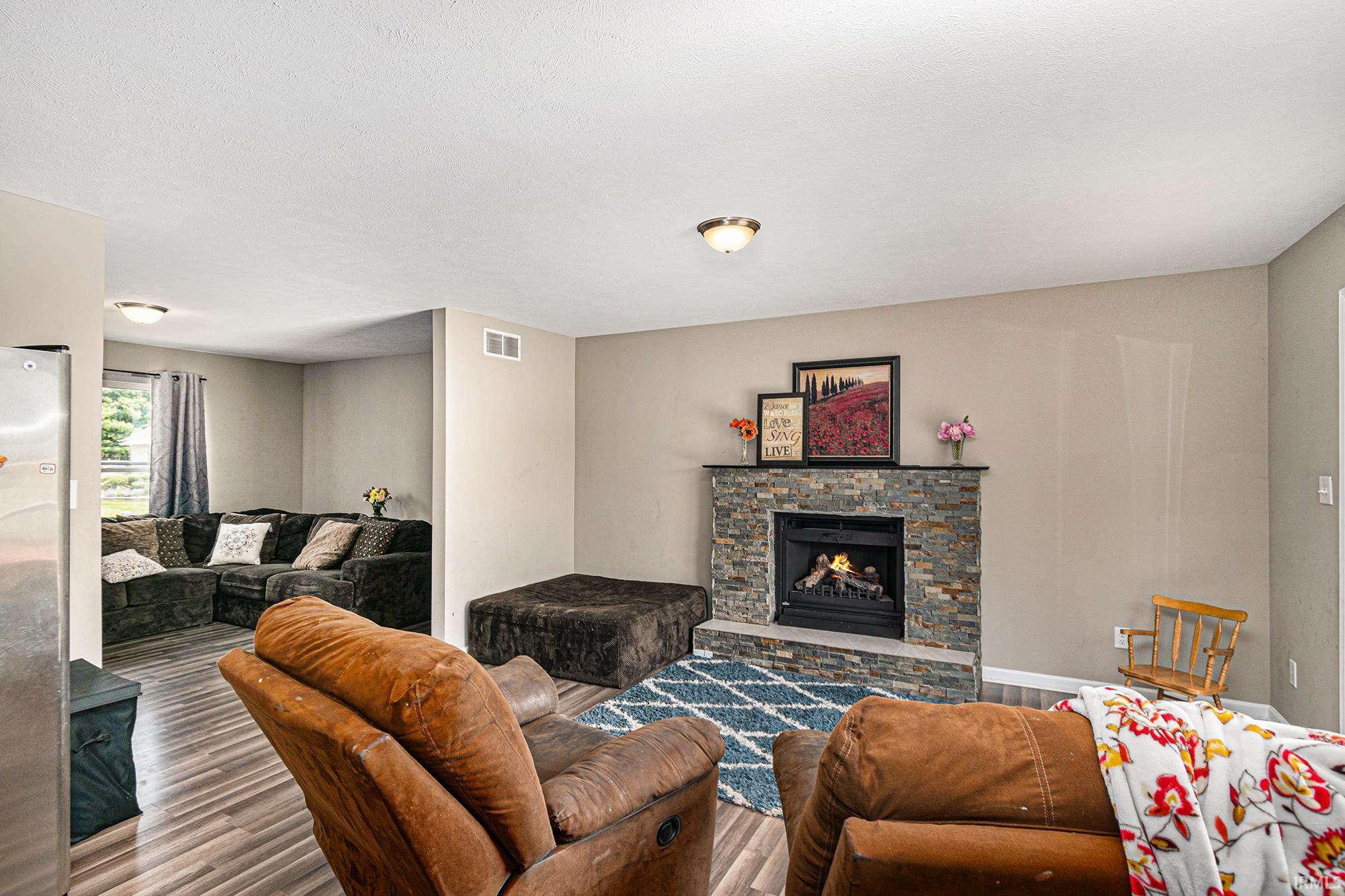 23562 Springriver