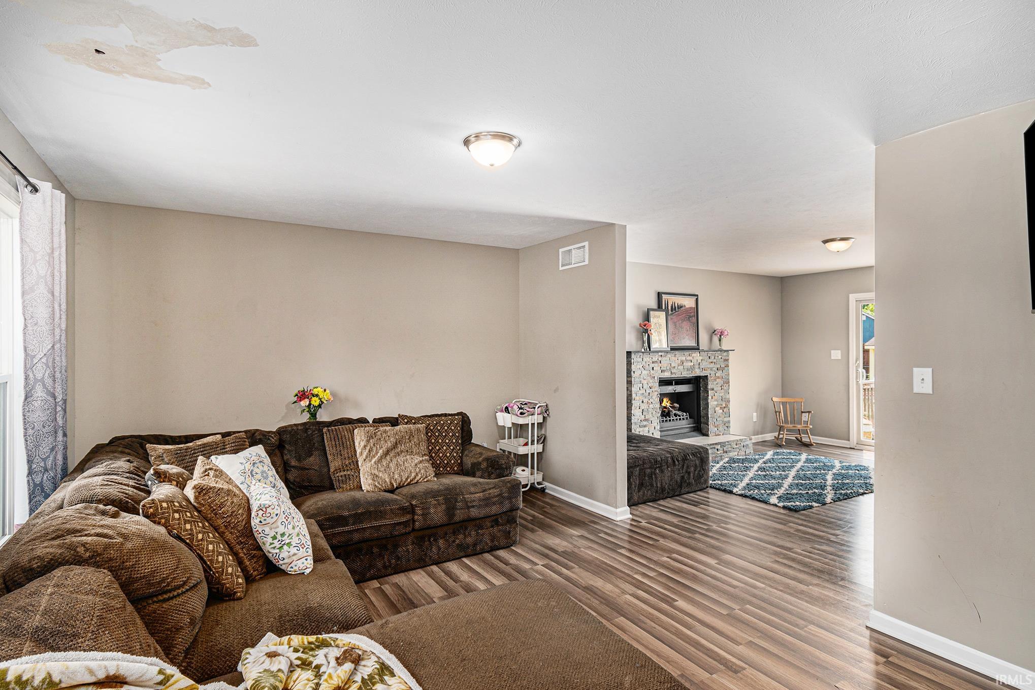 23562 Springriver