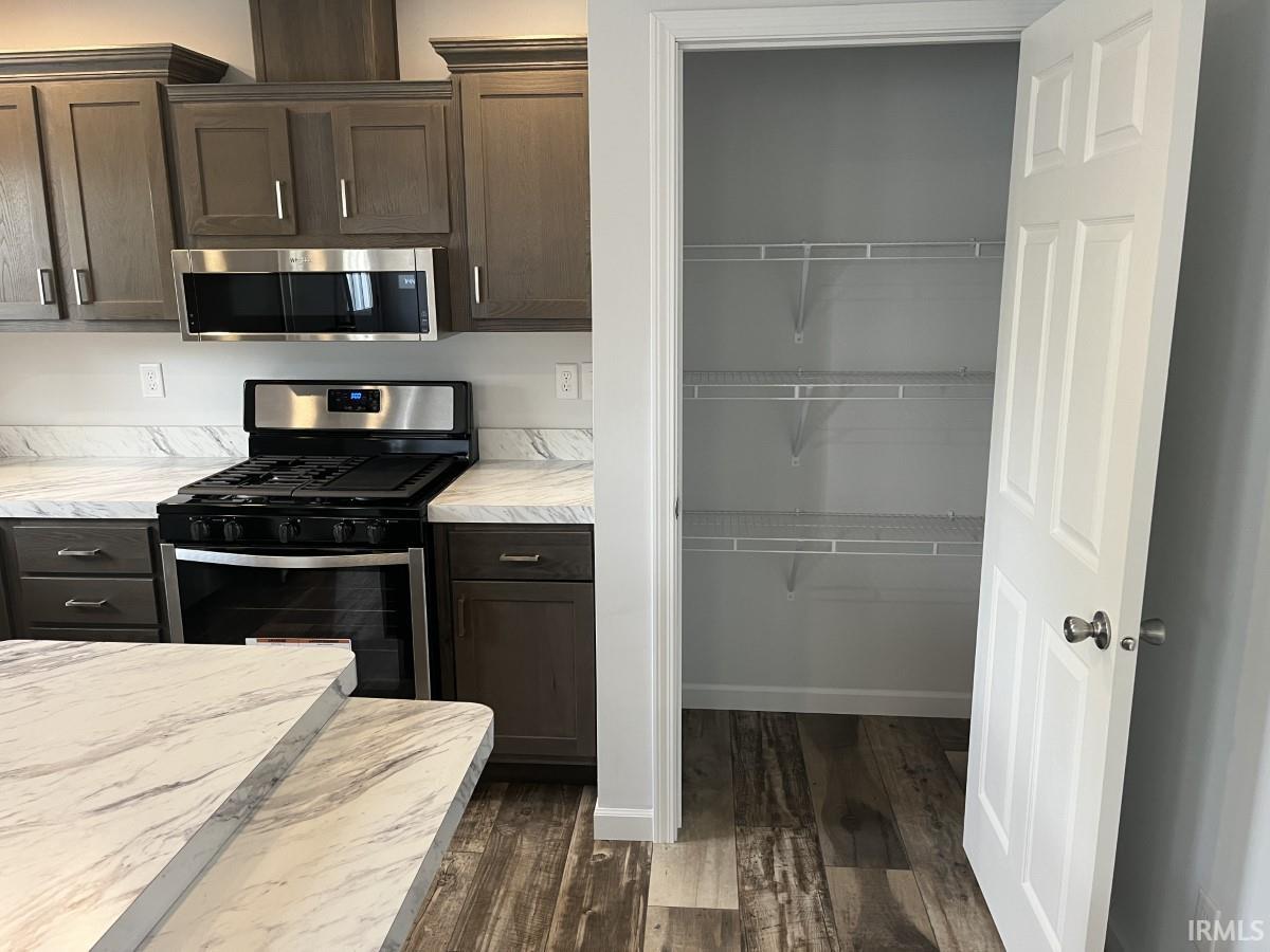 212 Crescent