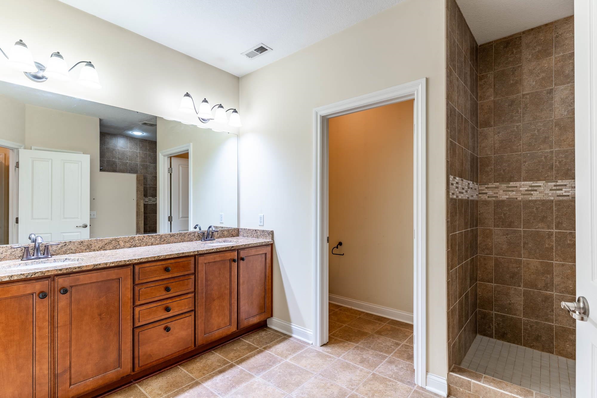 1529 Summit Reserve