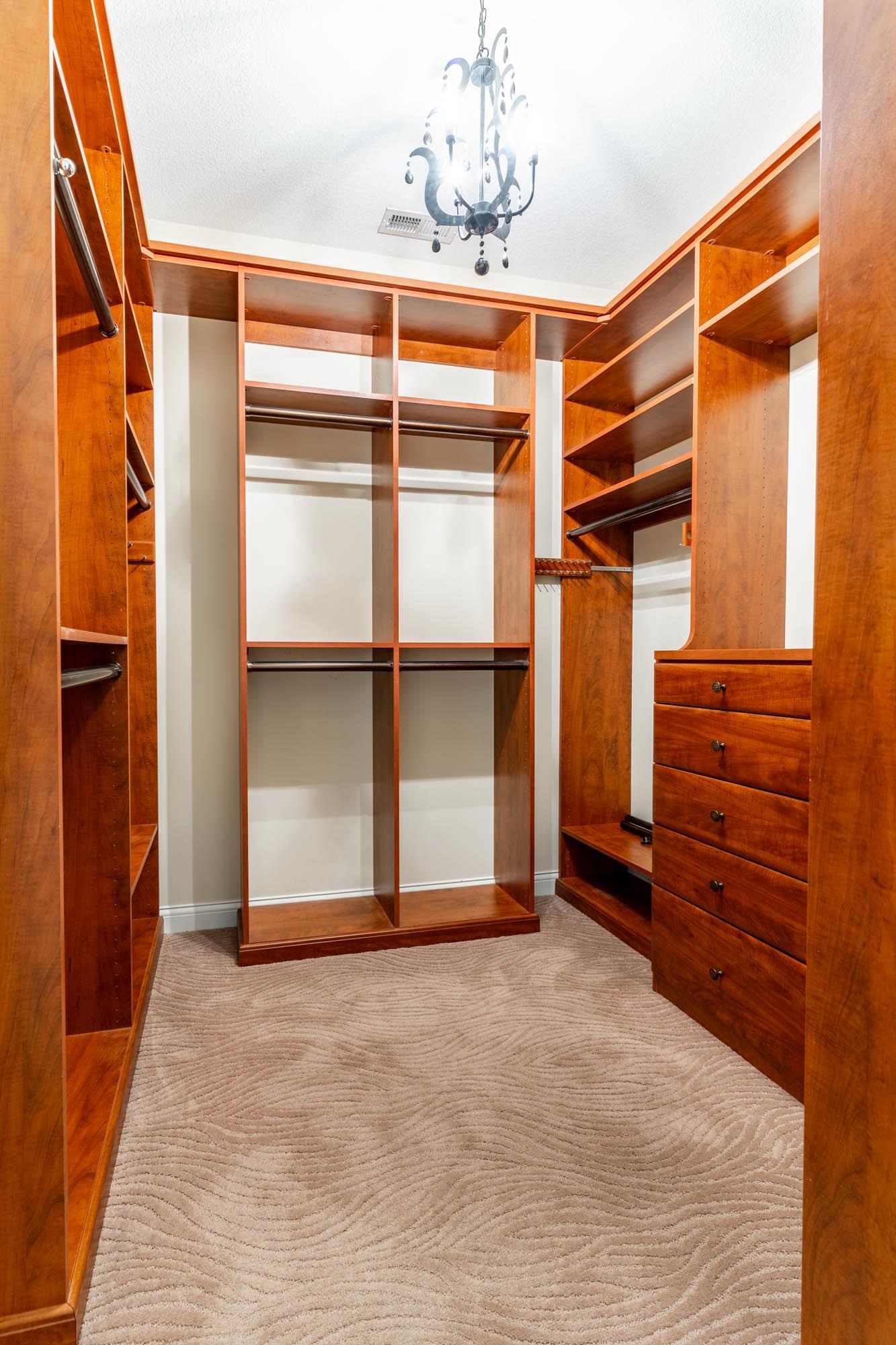 1529 Summit Reserve
