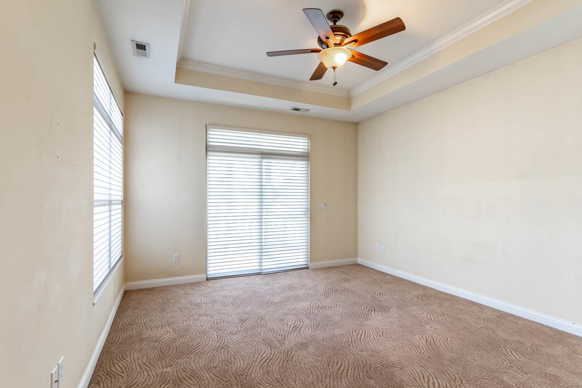 1529 Summit Reserve