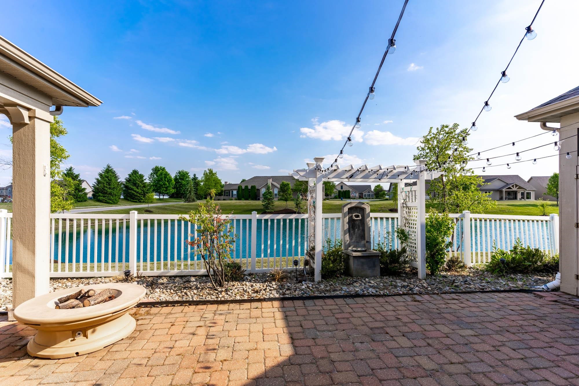 1529 Summit Reserve