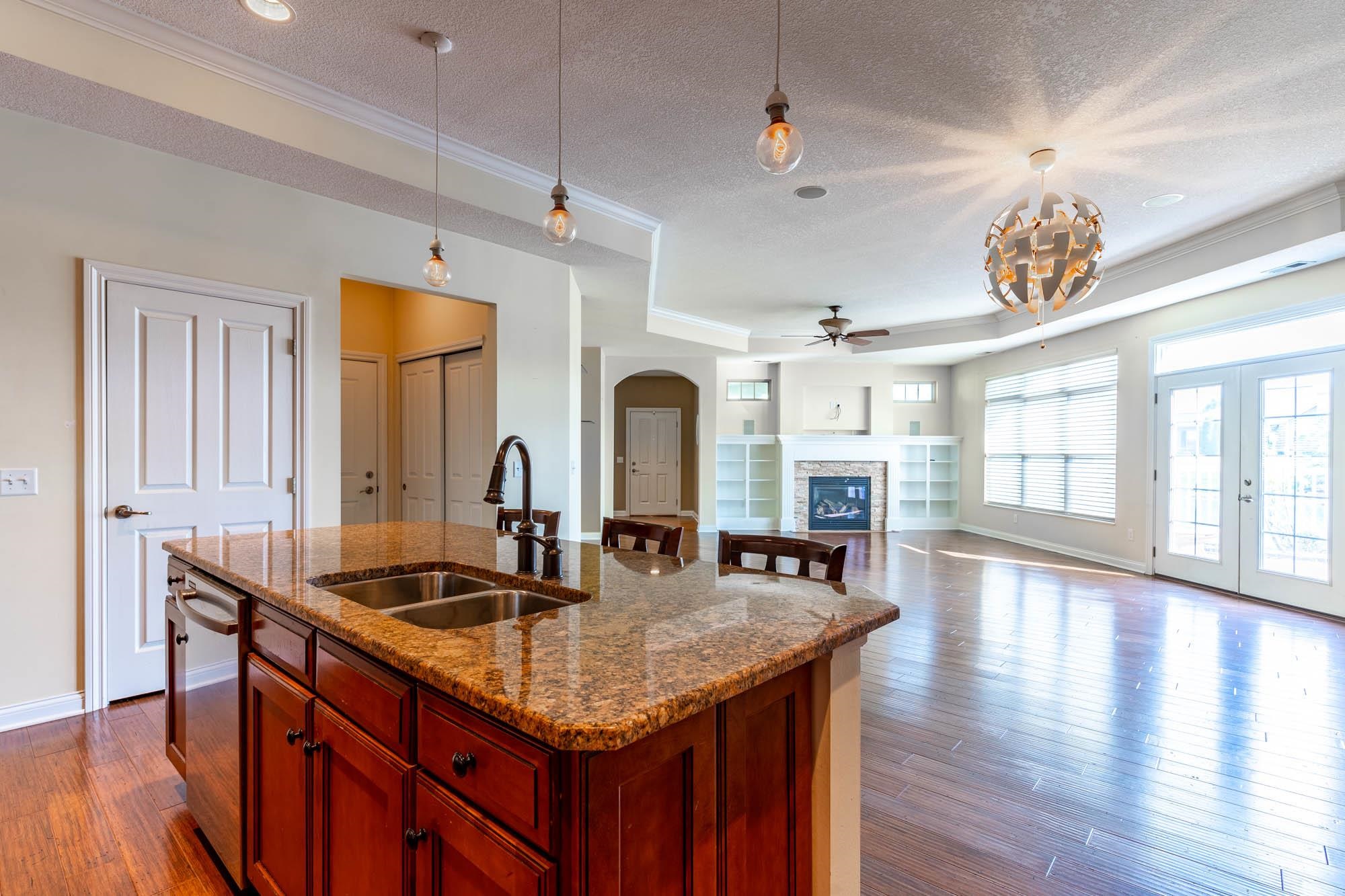 1529 Summit Reserve