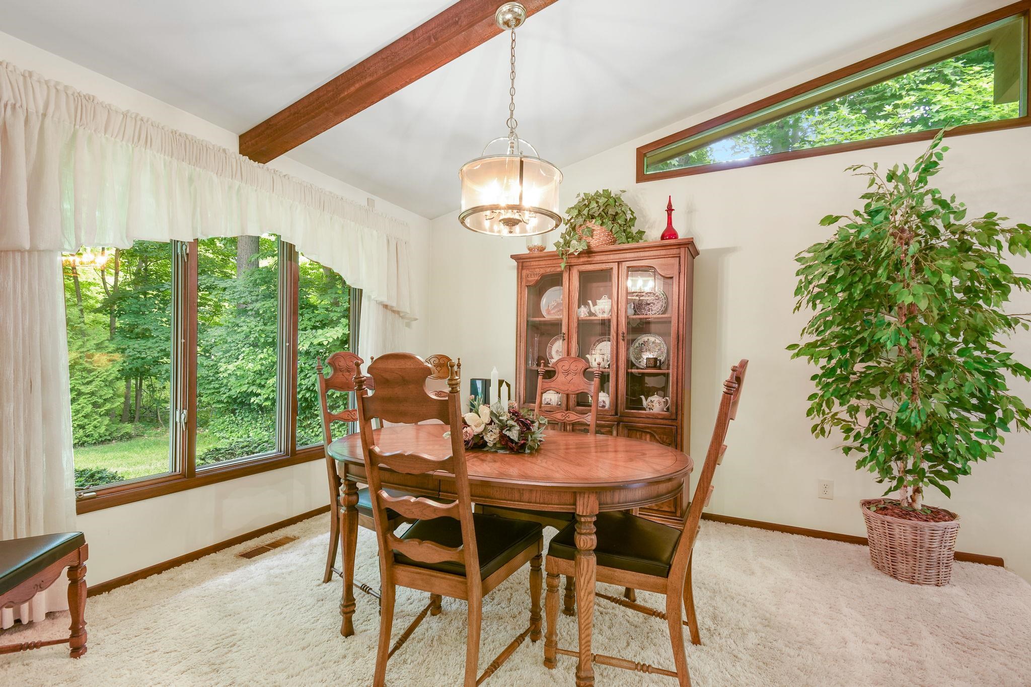 1376 Woodburn
