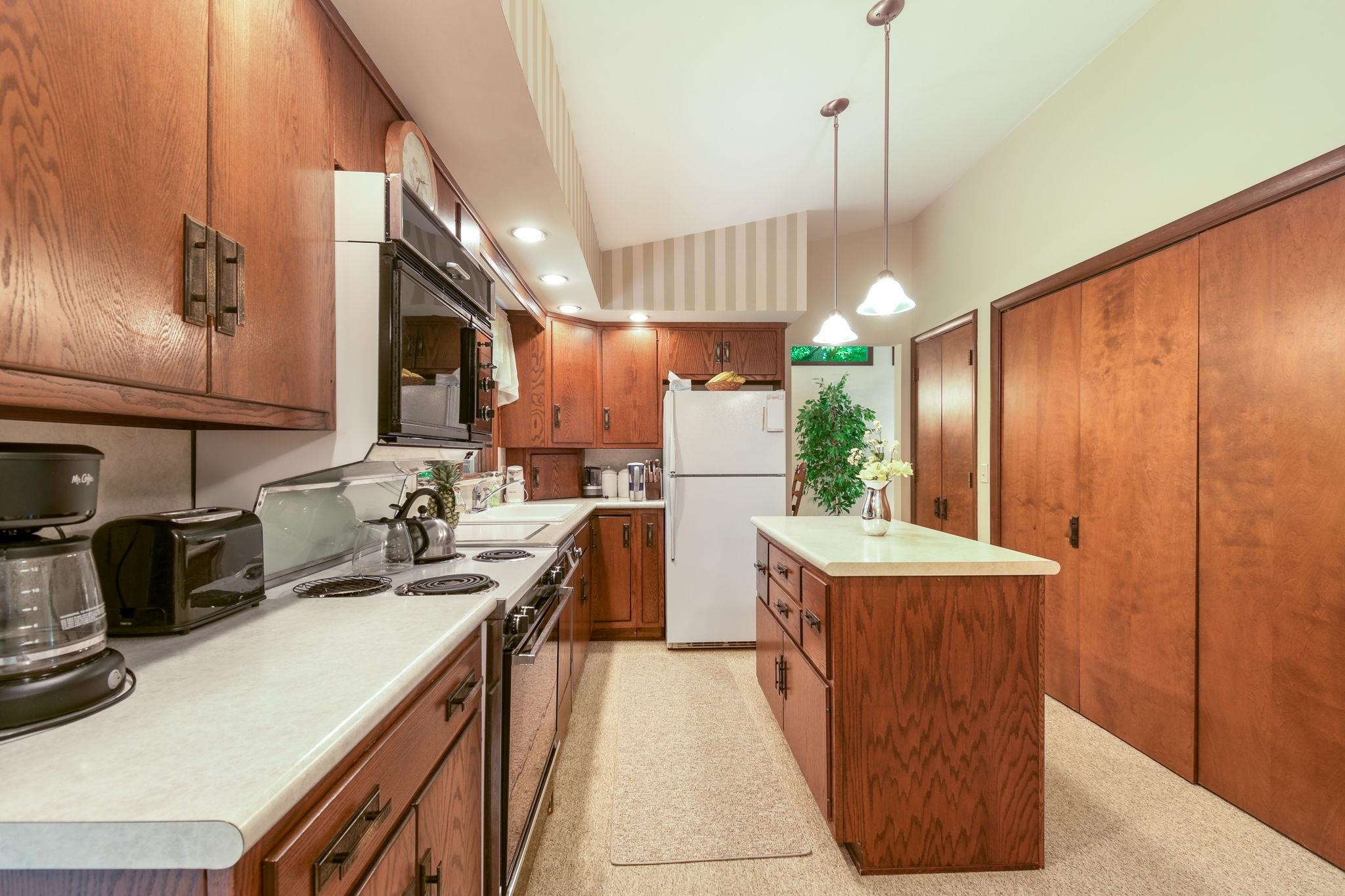 1376 Woodburn