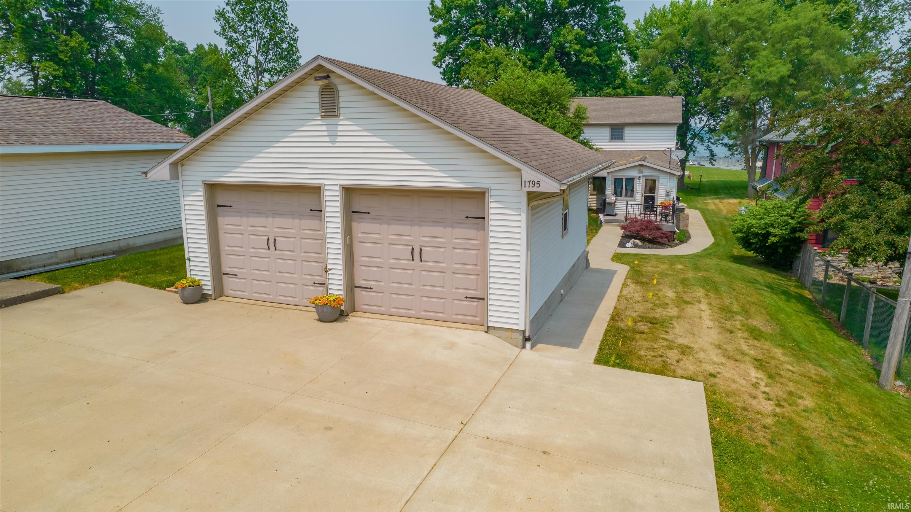 1795 Chapman Lake