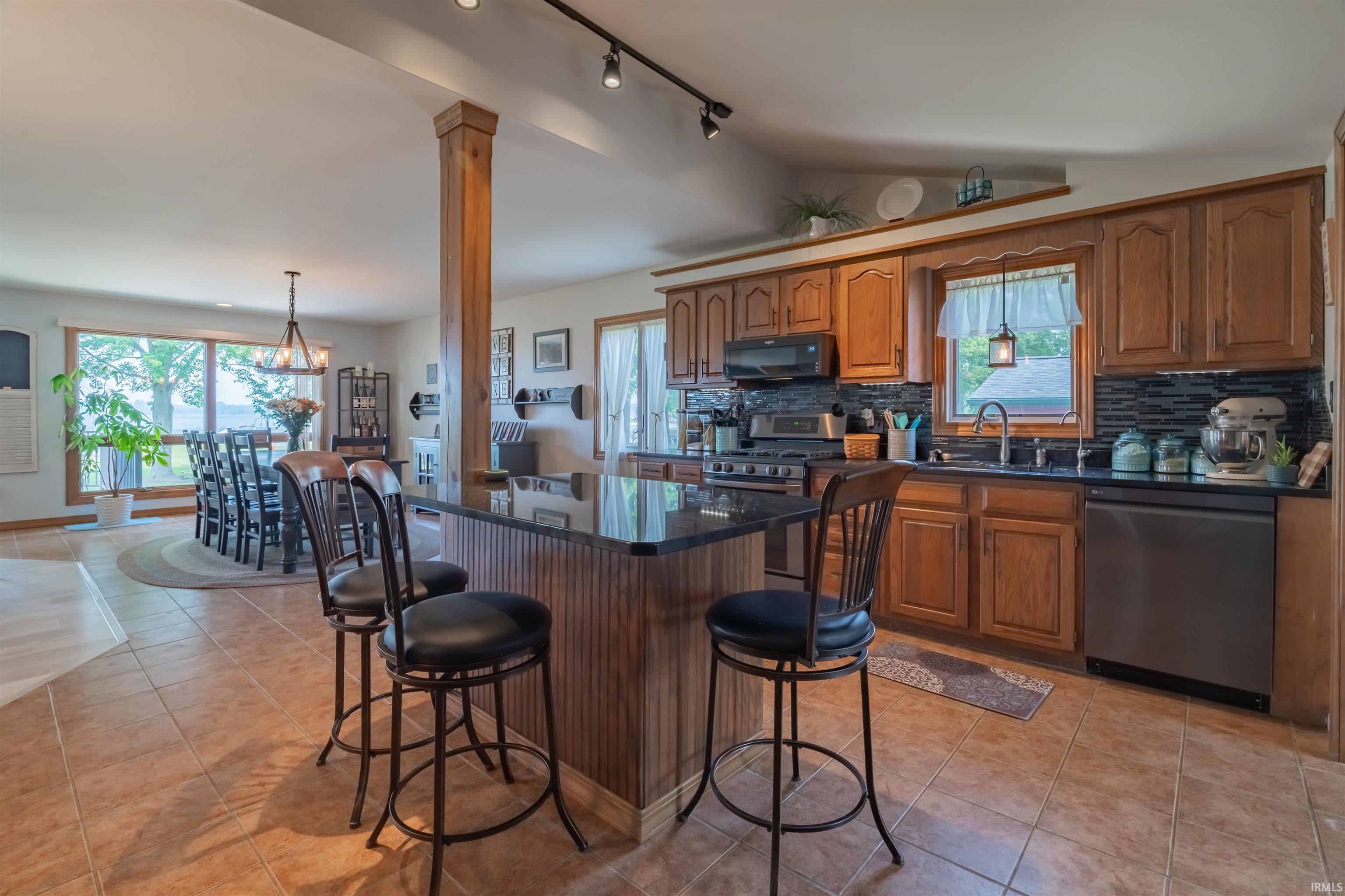 1795 Chapman Lake