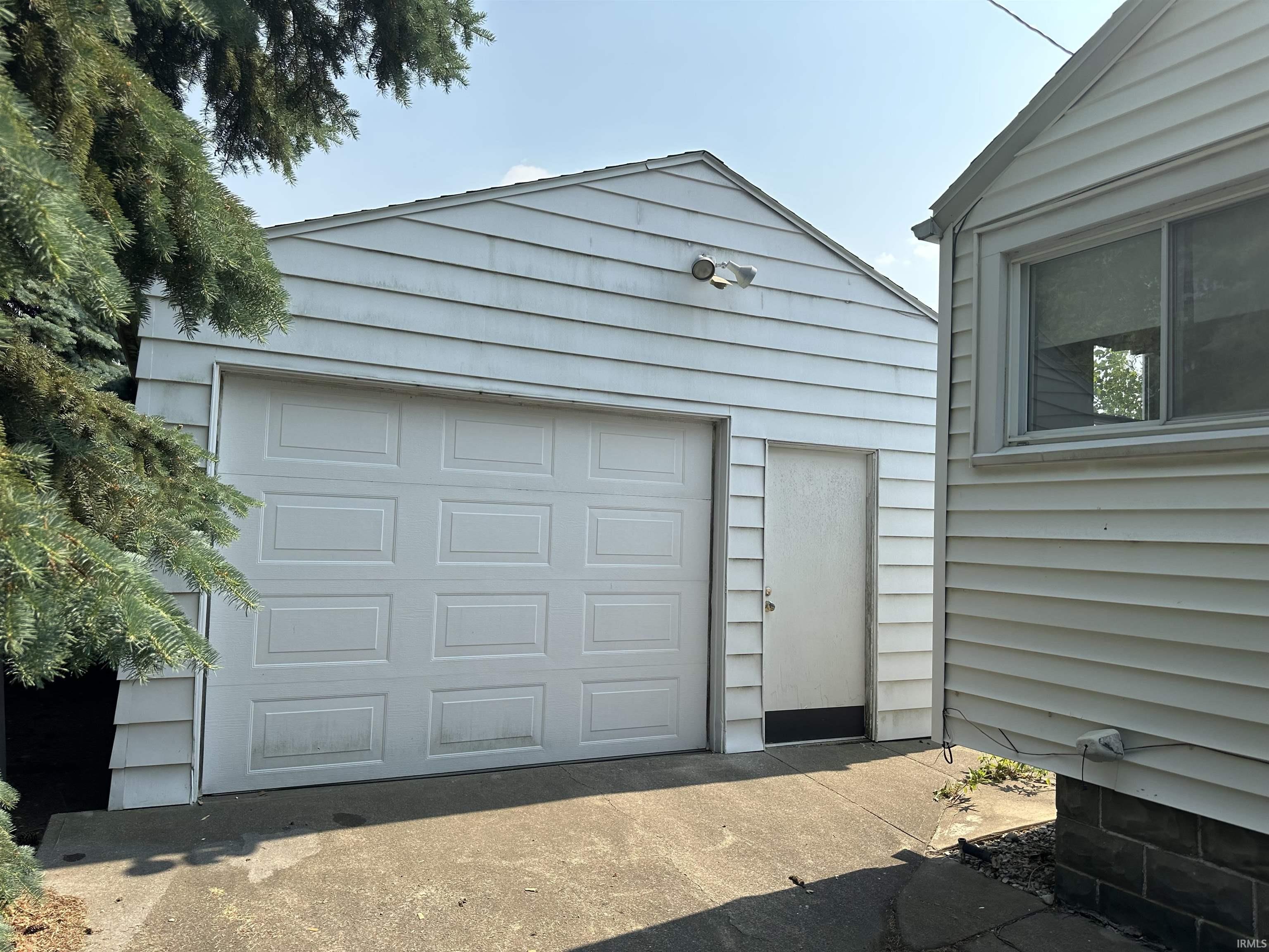 927 Clayton