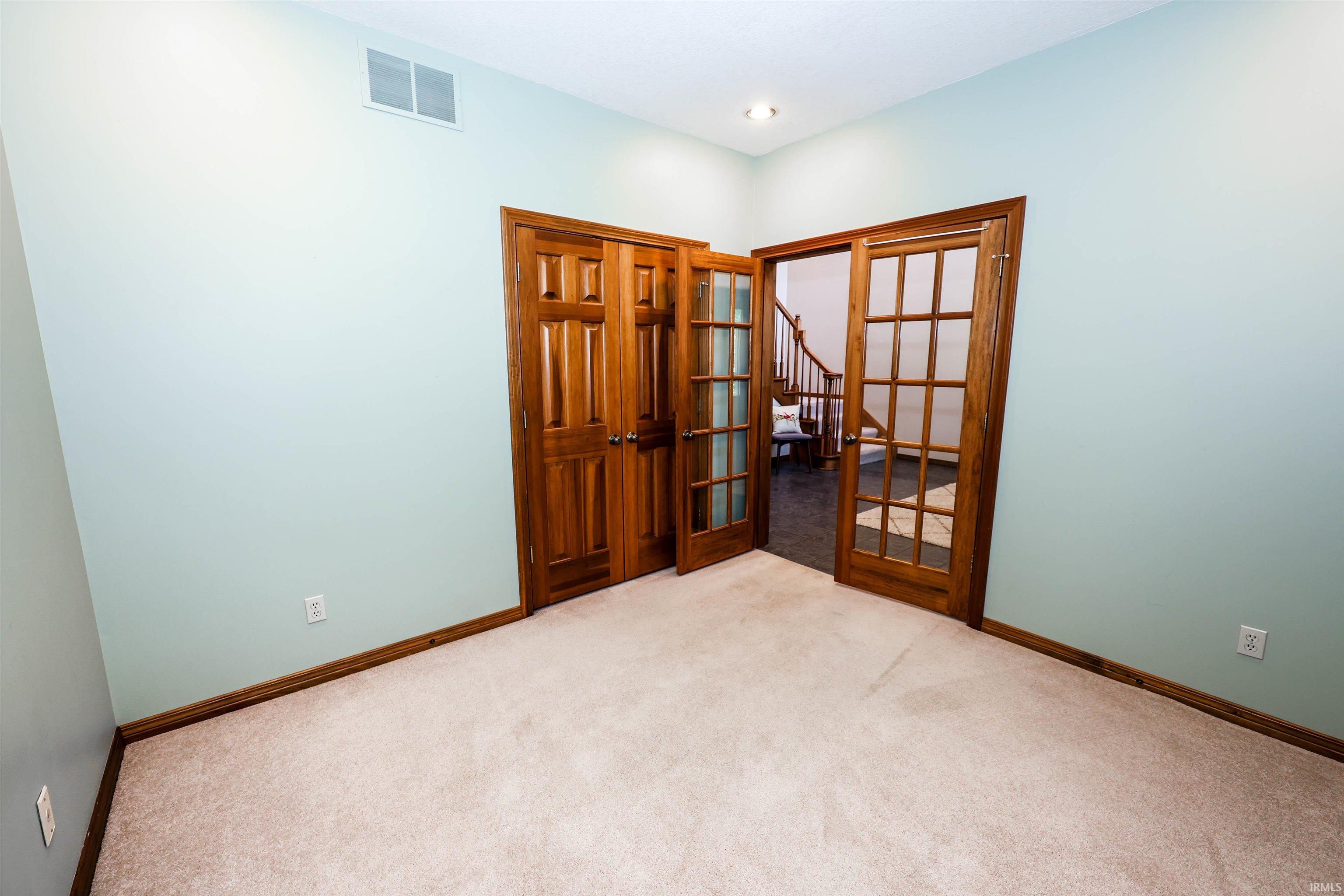 1102 Woodcrest
