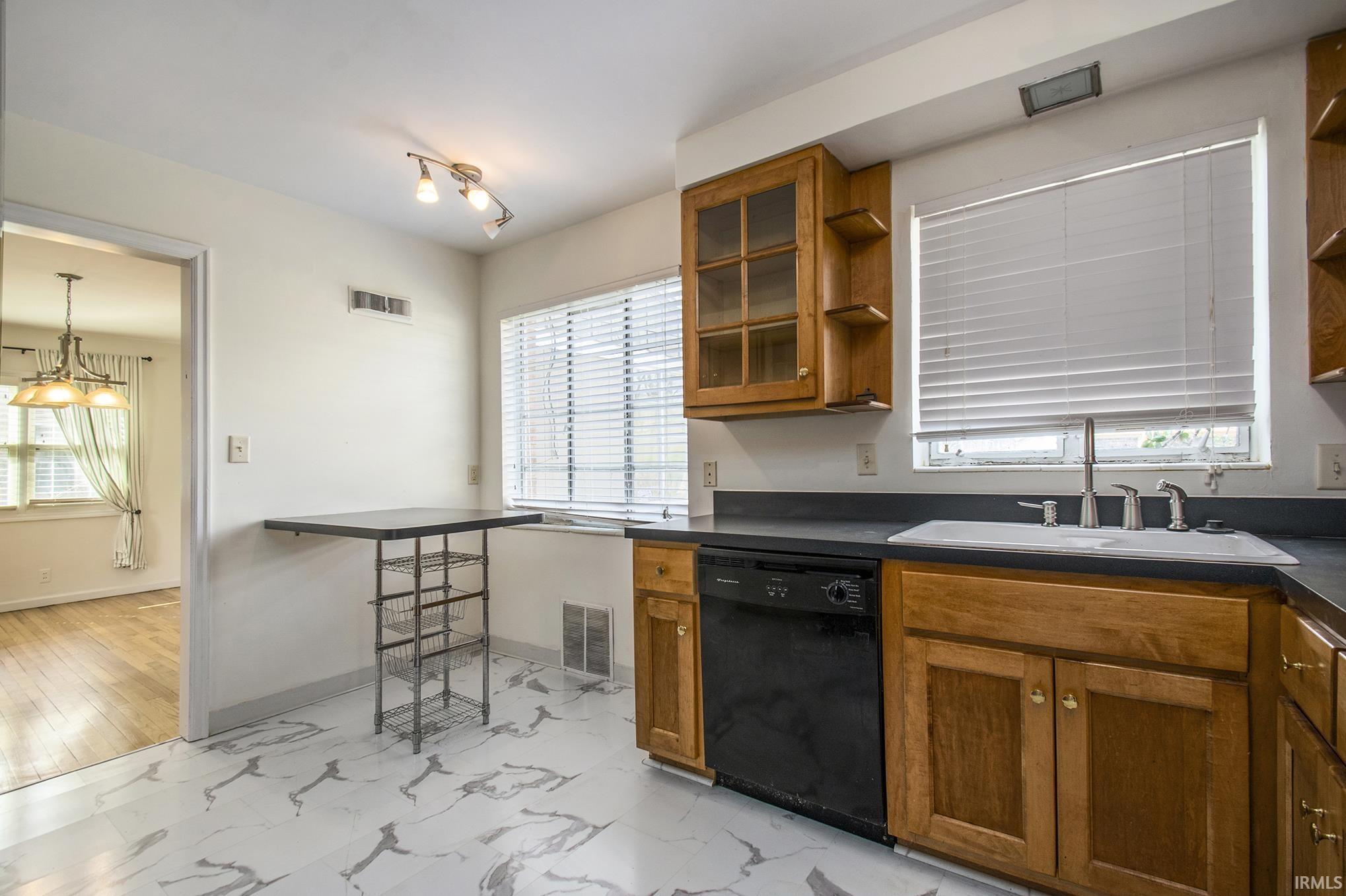 1601 Cedar