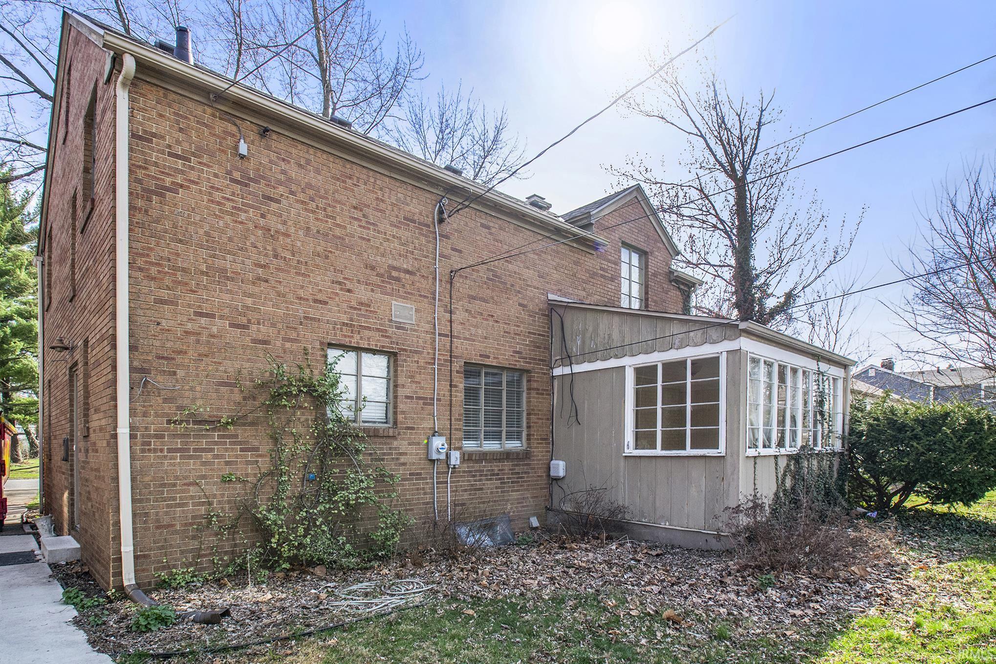 1601 Cedar