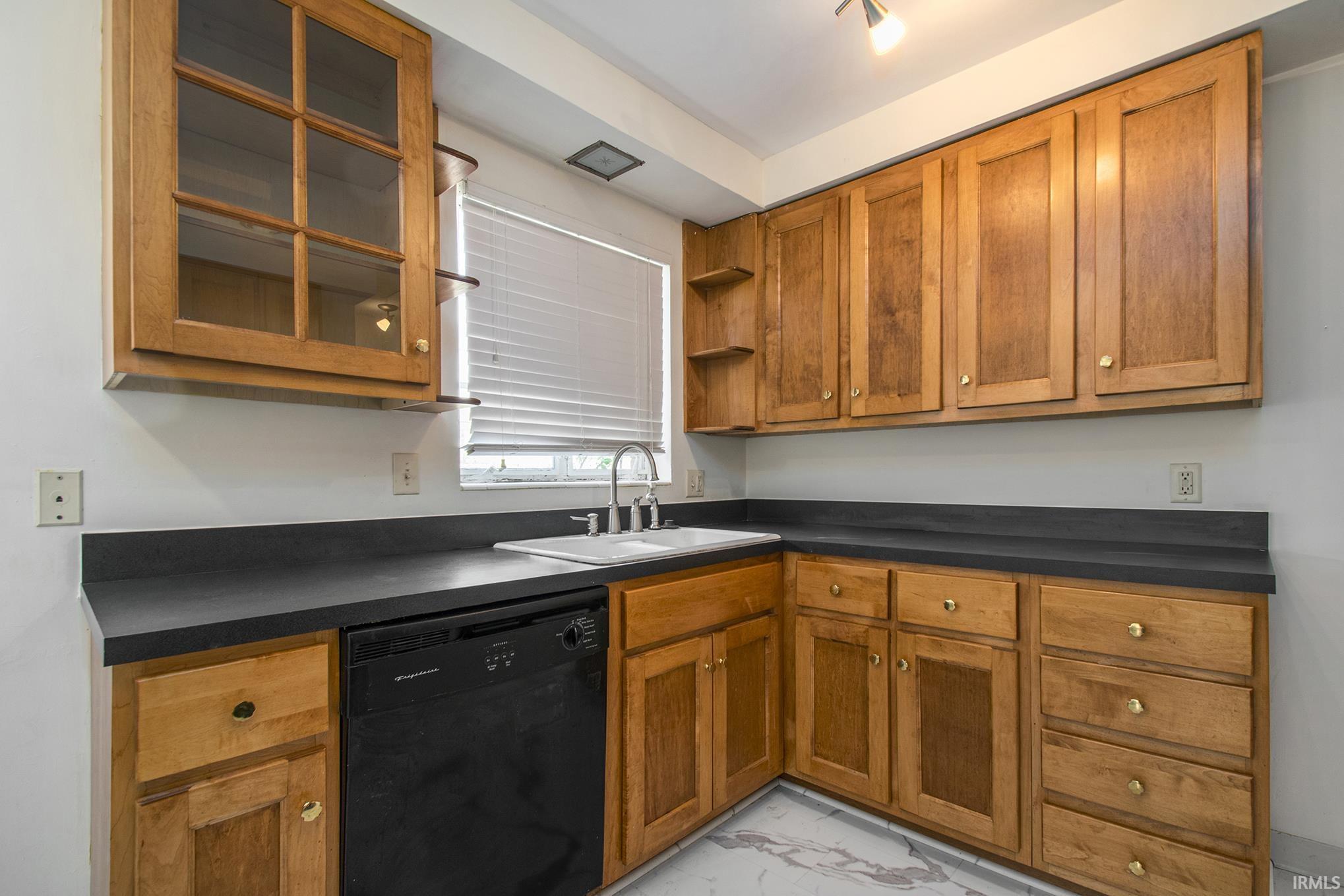 1601 Cedar