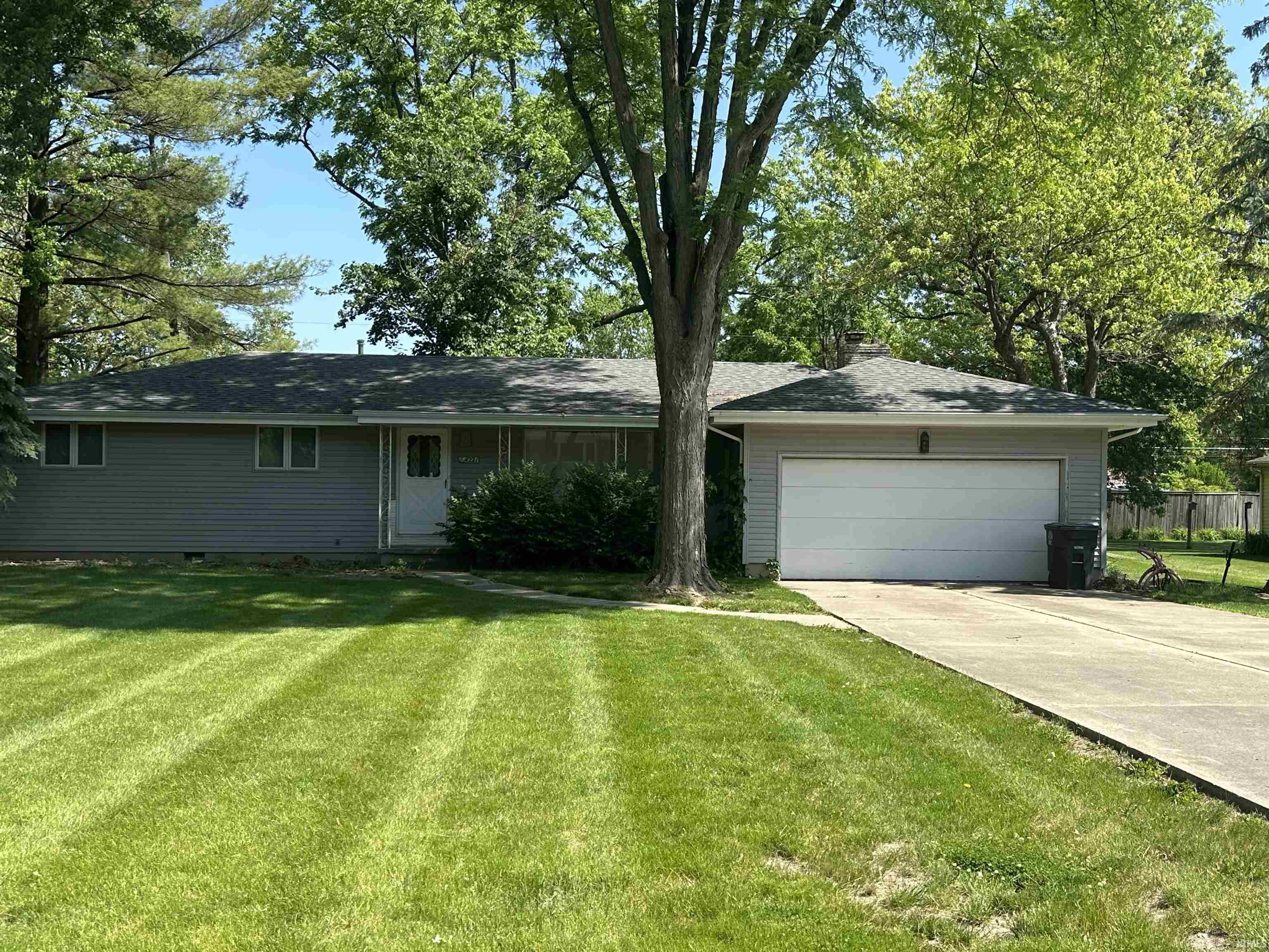 4221 Dalewood