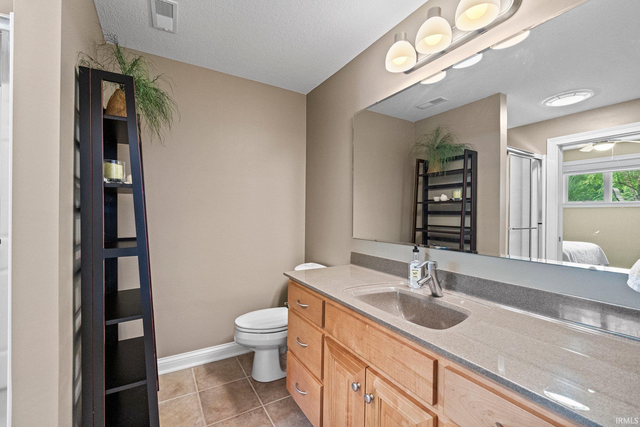 7814 Emerald Canyon