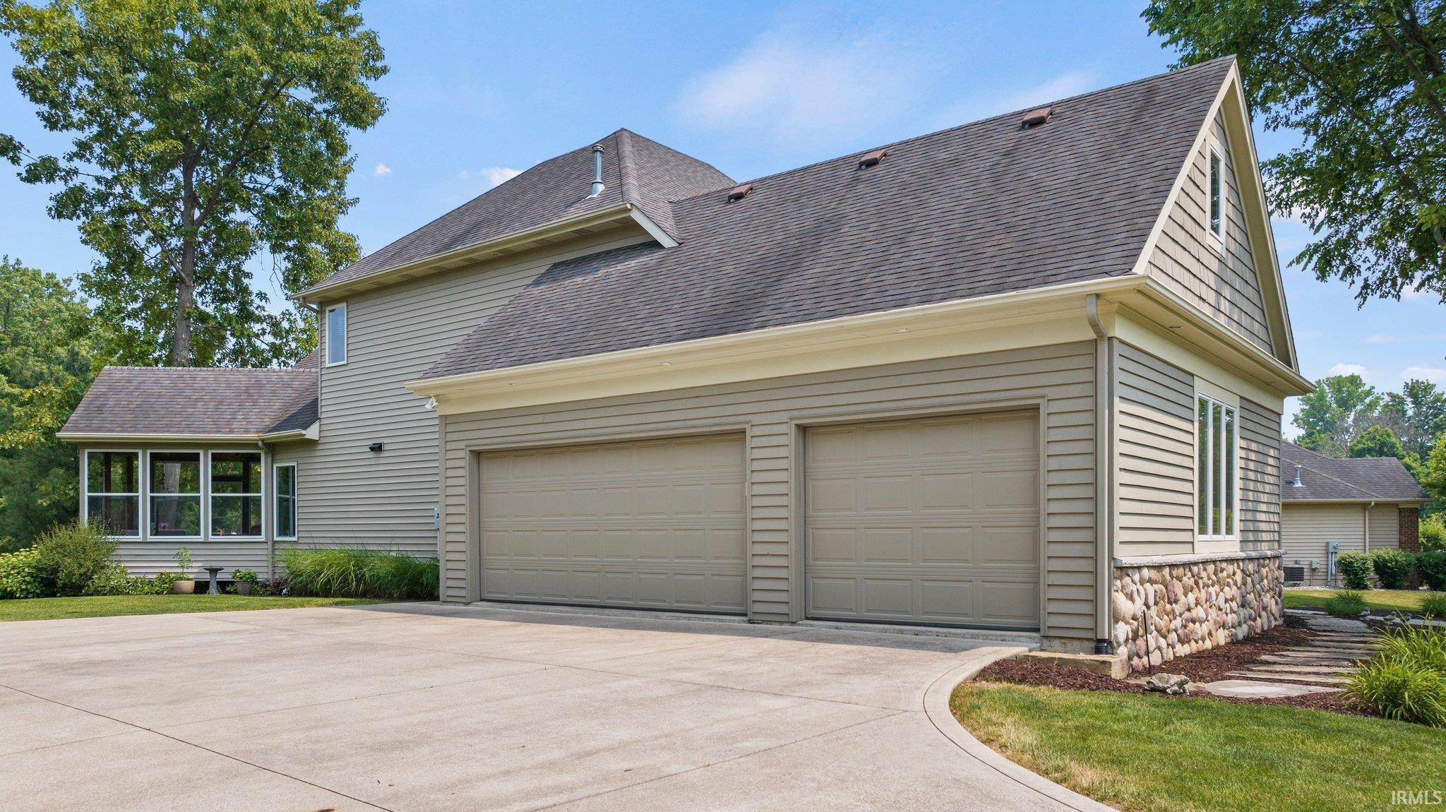 7814 Emerald Canyon