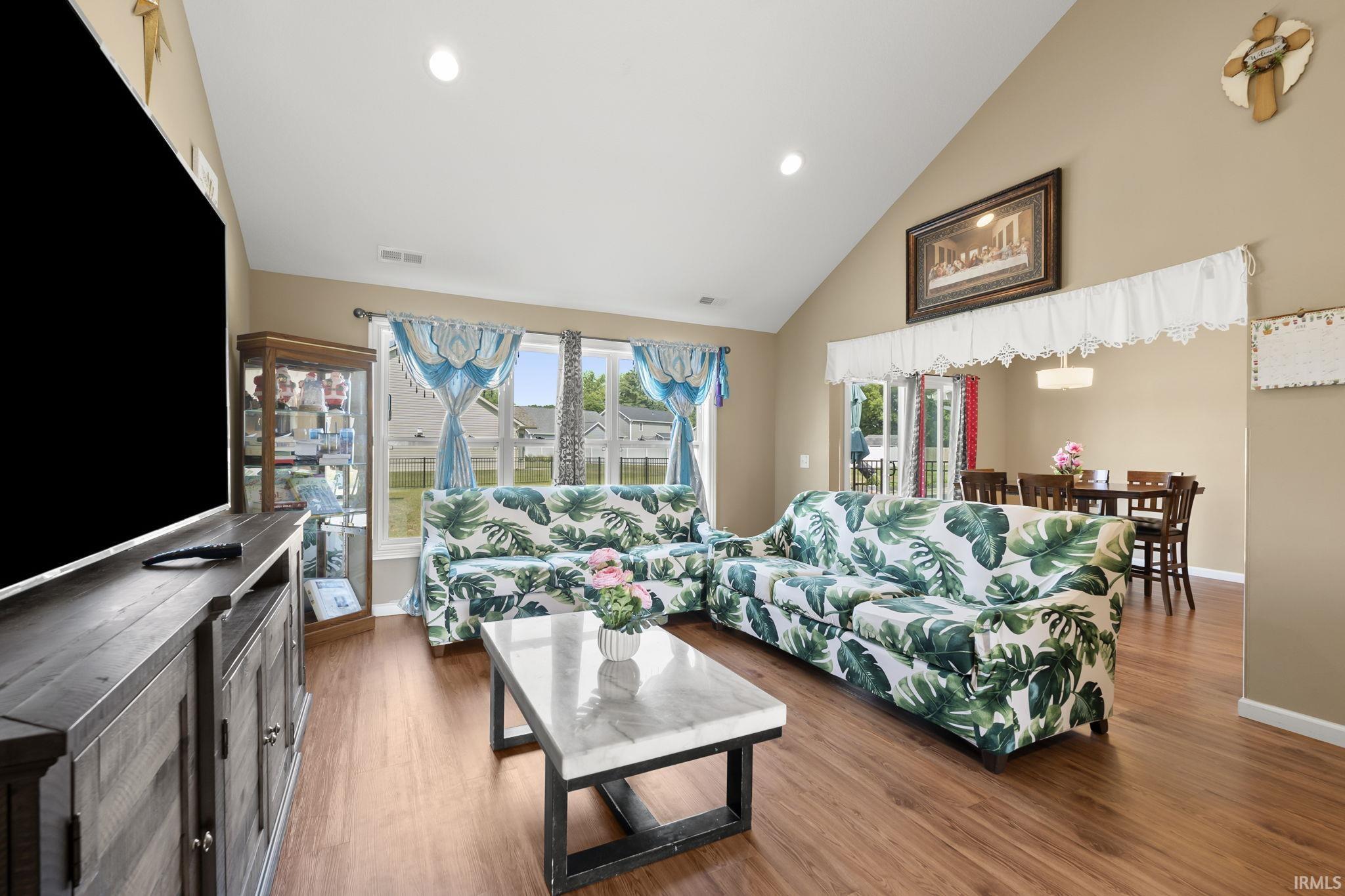 17225 Hudson