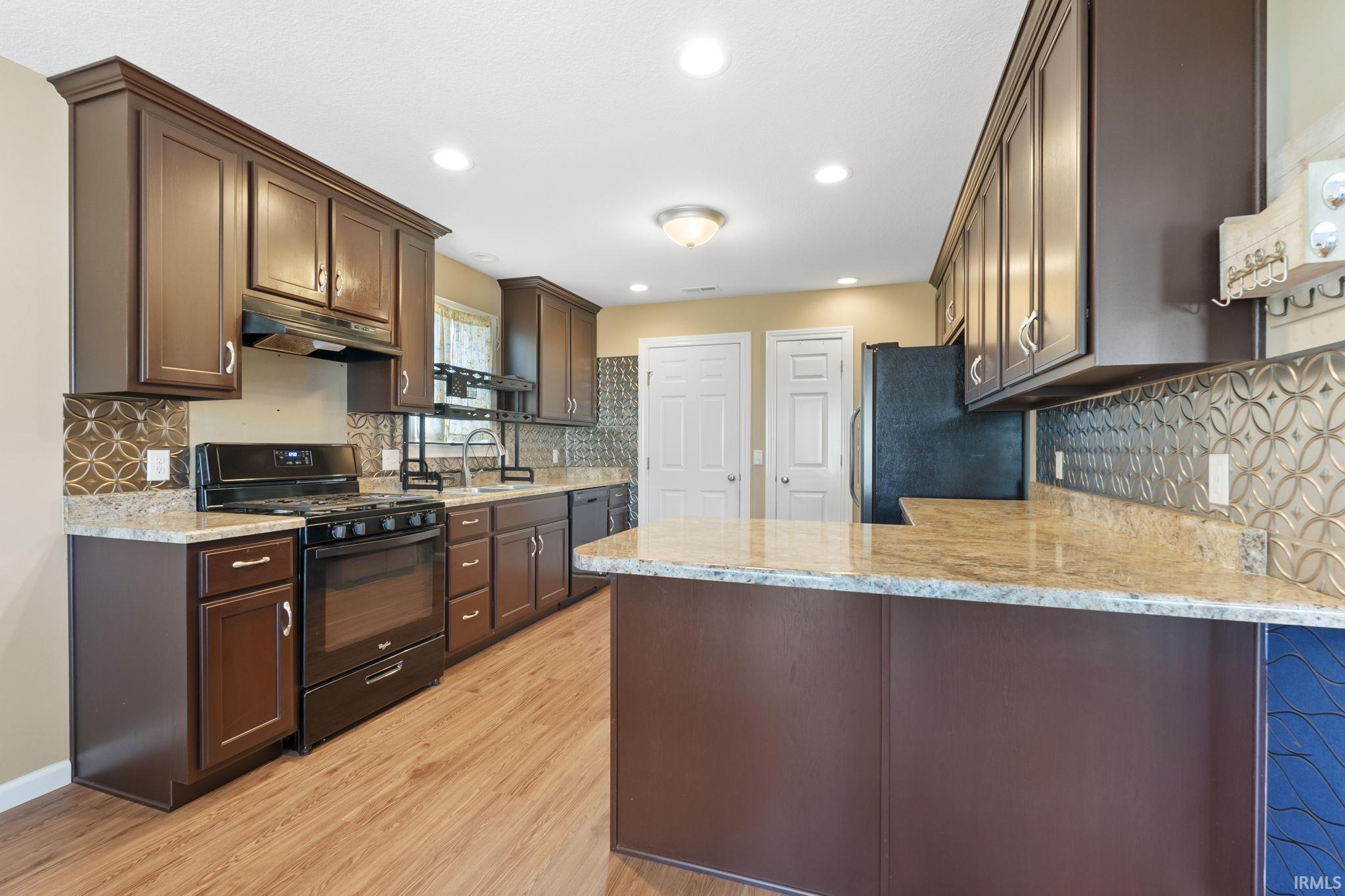 17225 Hudson