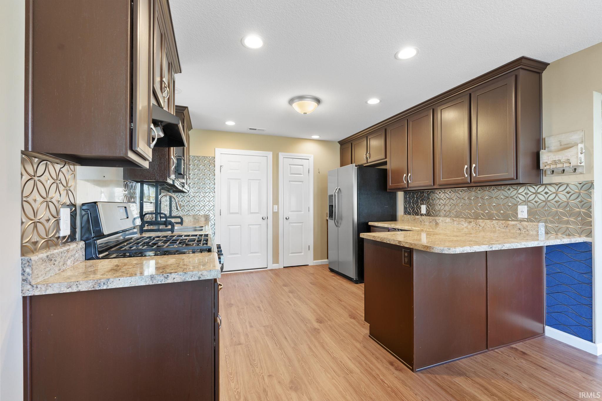 17225 Hudson