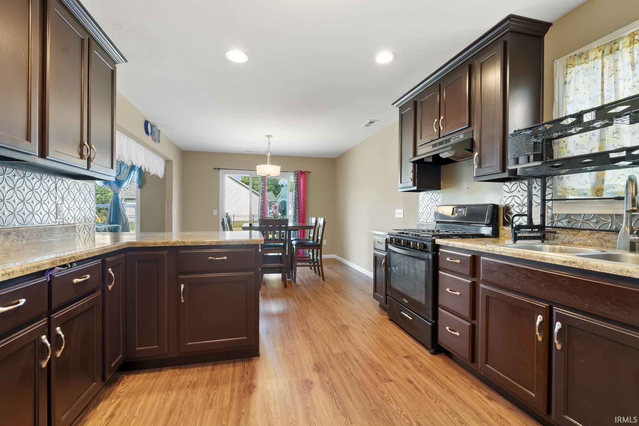 17225 Hudson