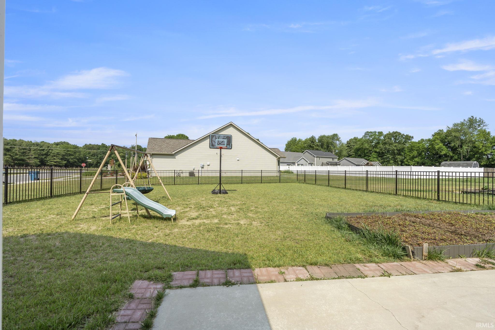17225 Hudson